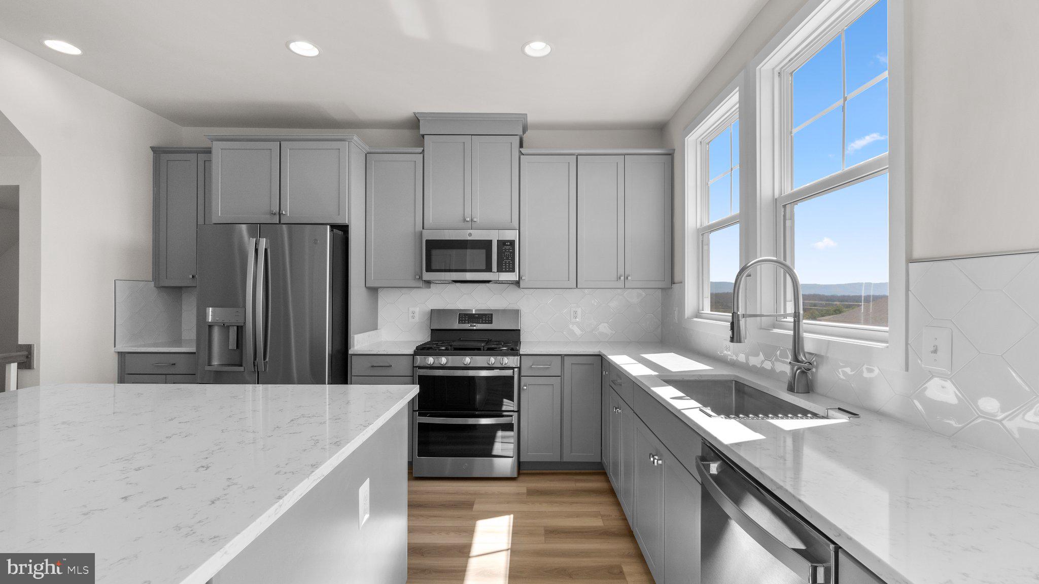 LAKE FREDERICK - Residential