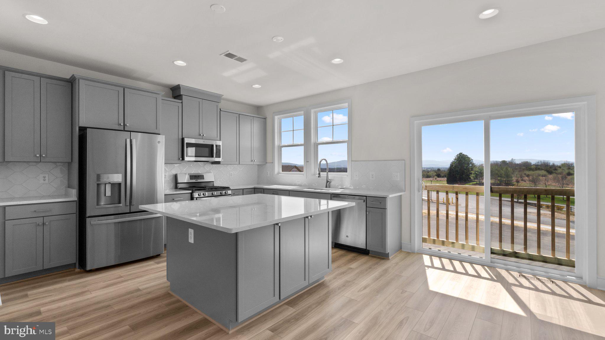 LAKE FREDERICK - Residential