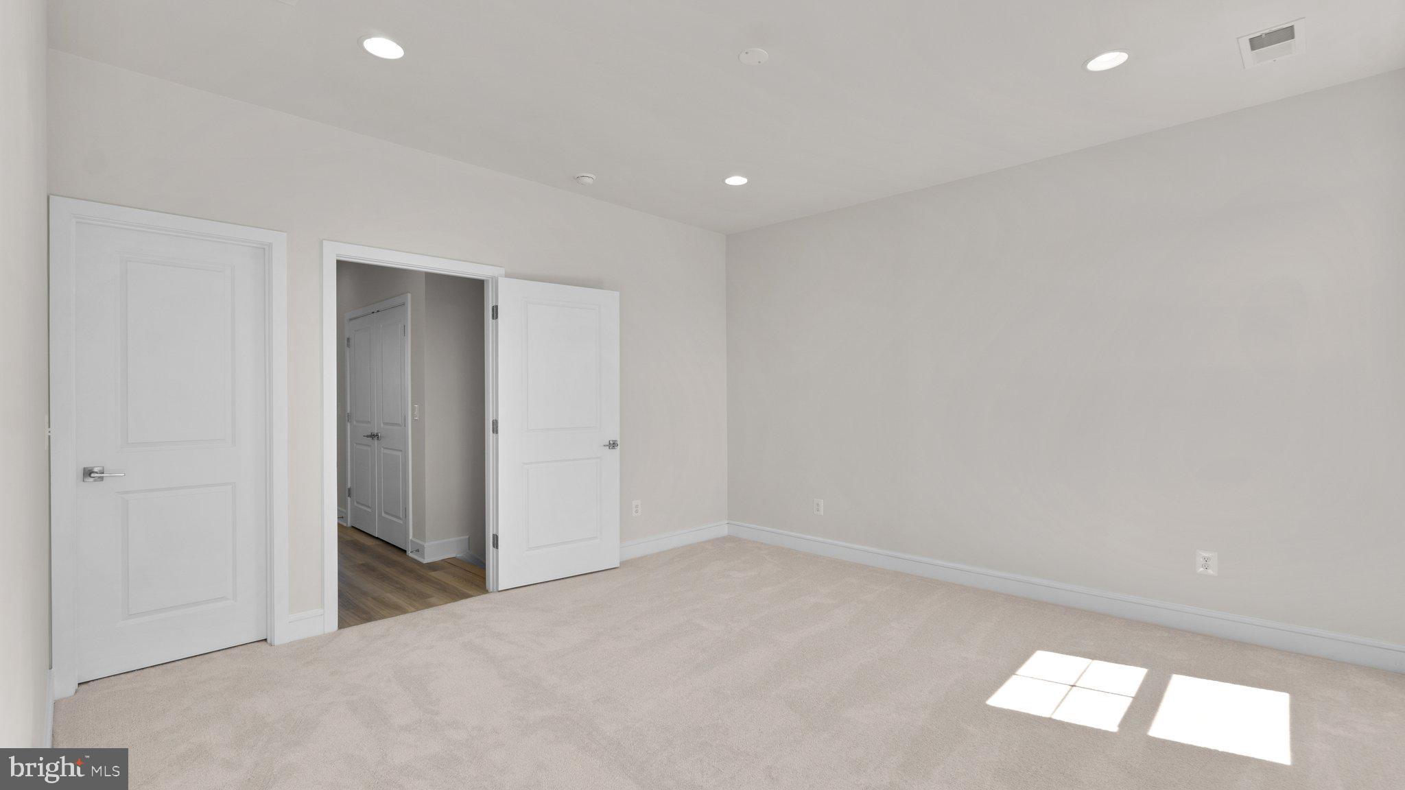 LAKE FREDERICK - Residential