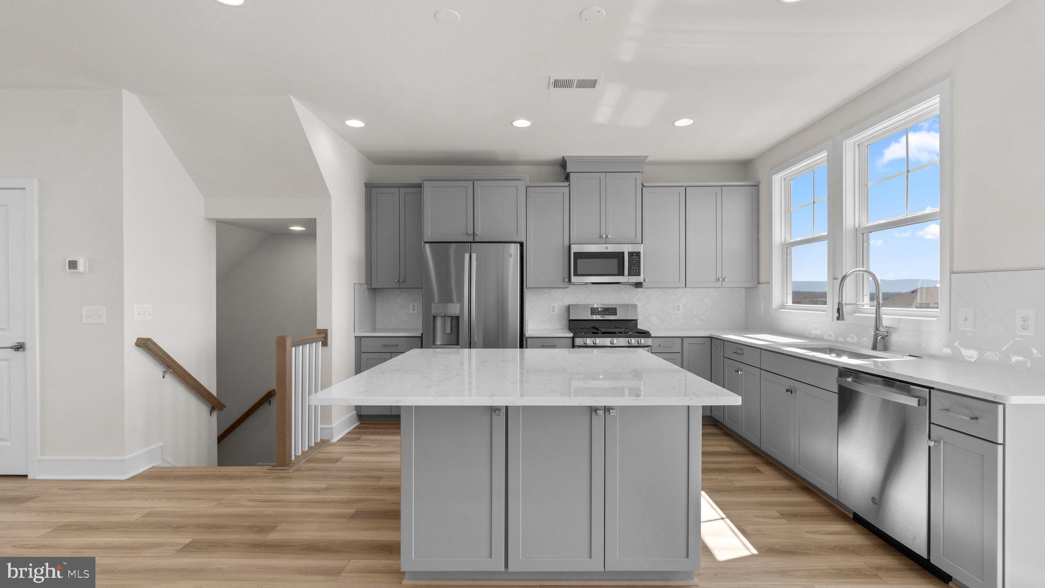 LAKE FREDERICK - Residential