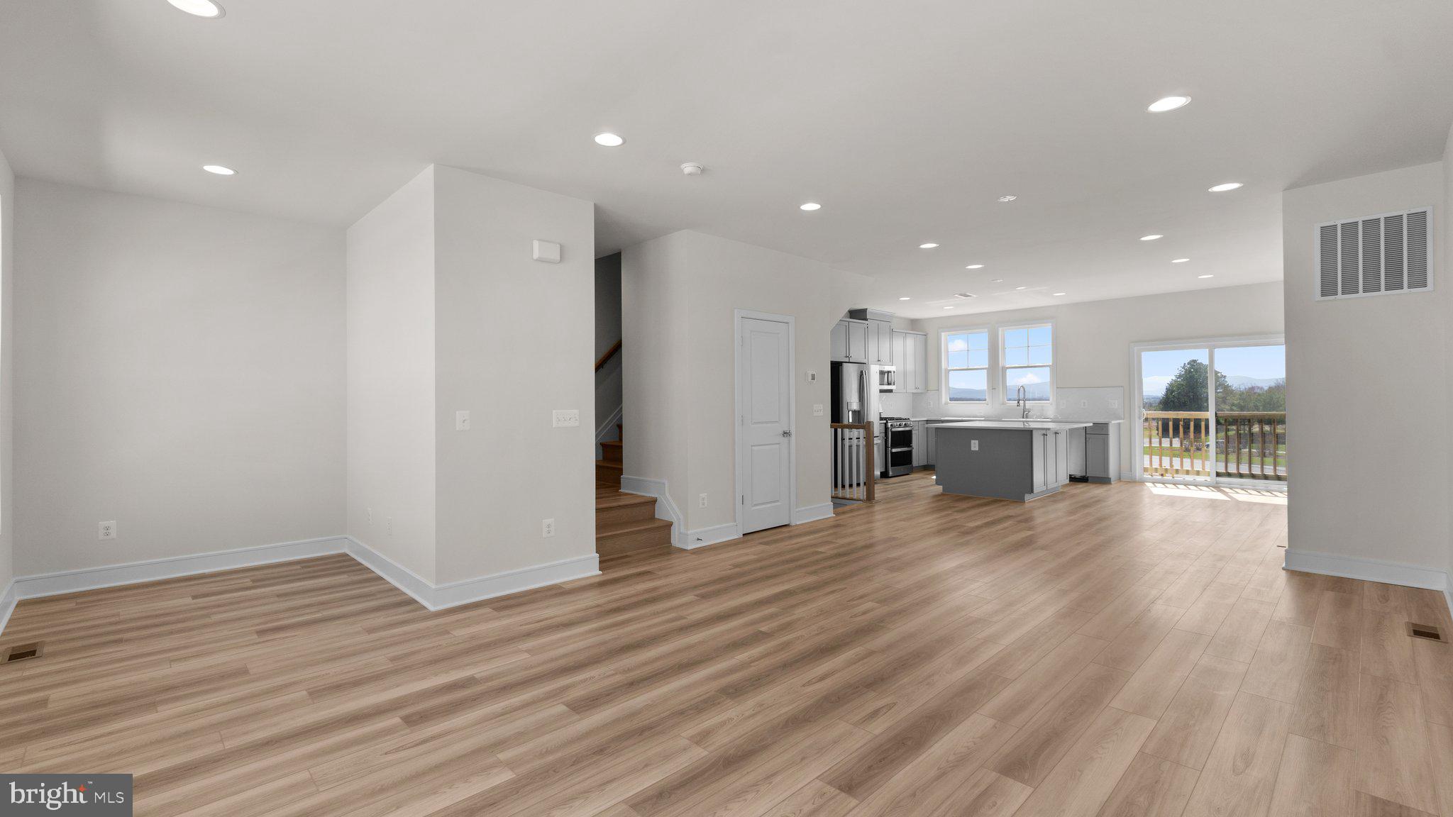 LAKE FREDERICK - Residential