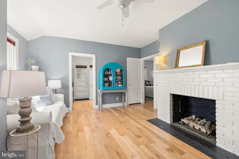 1611 13th Street S, Arlington, VA MLS: VAAR2054992