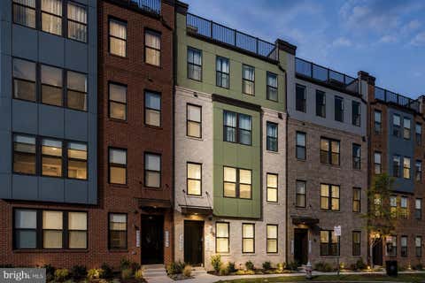 Townhouse For Rent - 20280 Newfoundland Square<br/> ASHBURN, VA 20147