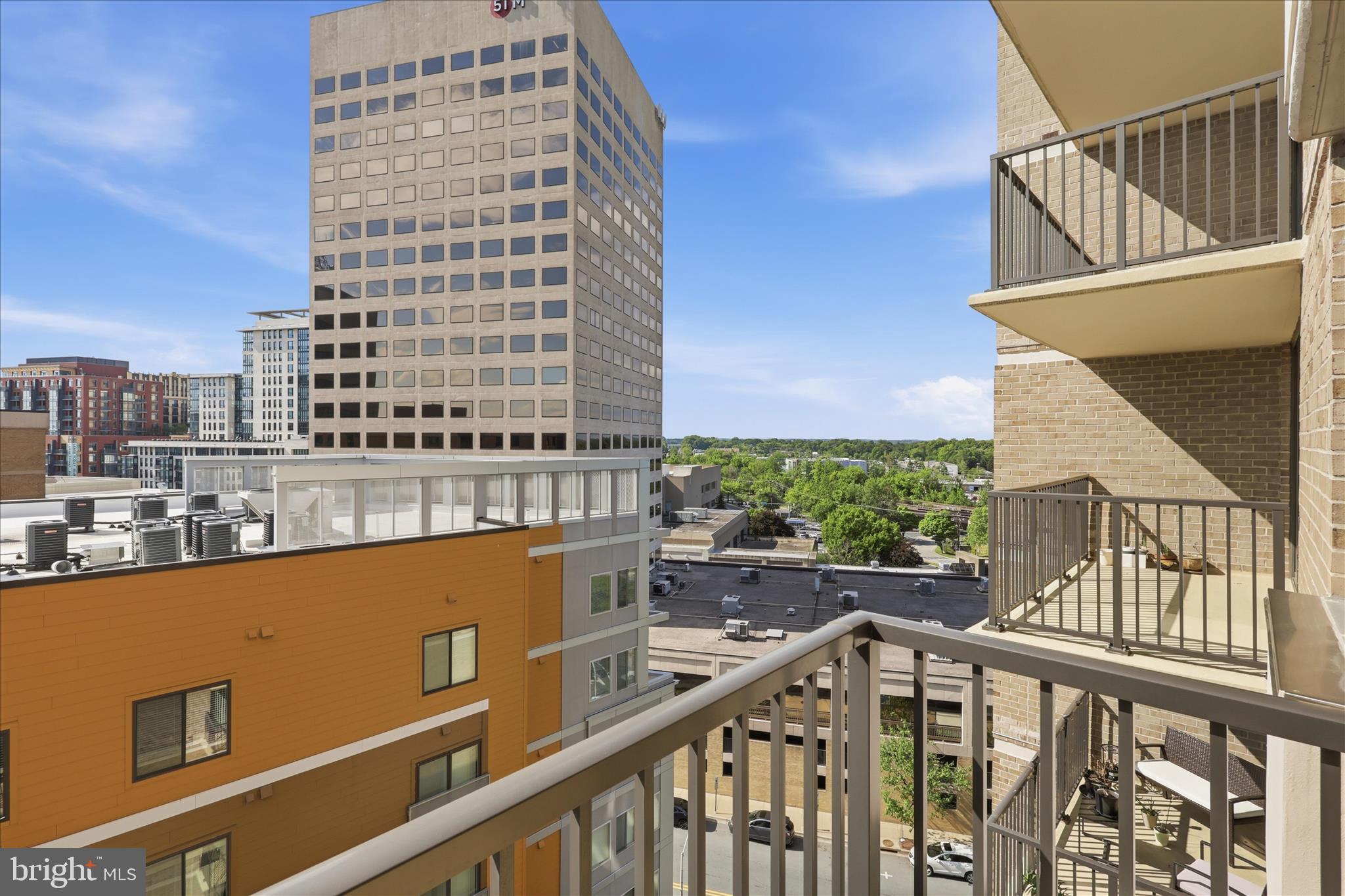 AMERICANA CENTRE - Residential