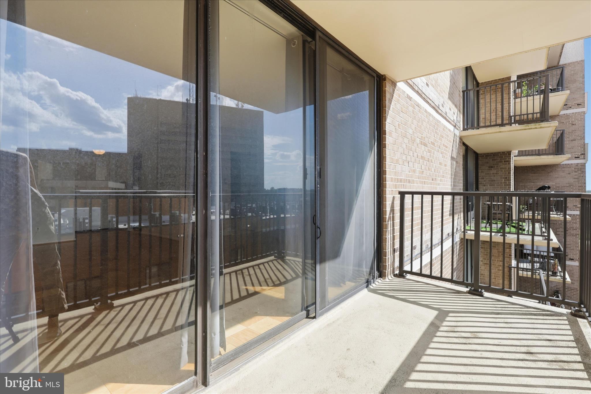 AMERICANA CENTRE - Residential