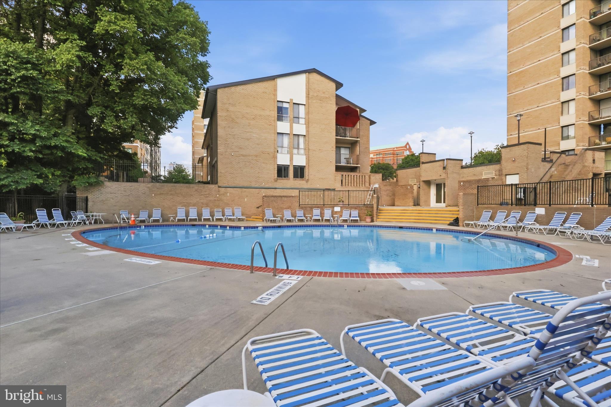 AMERICANA CENTRE - Residential