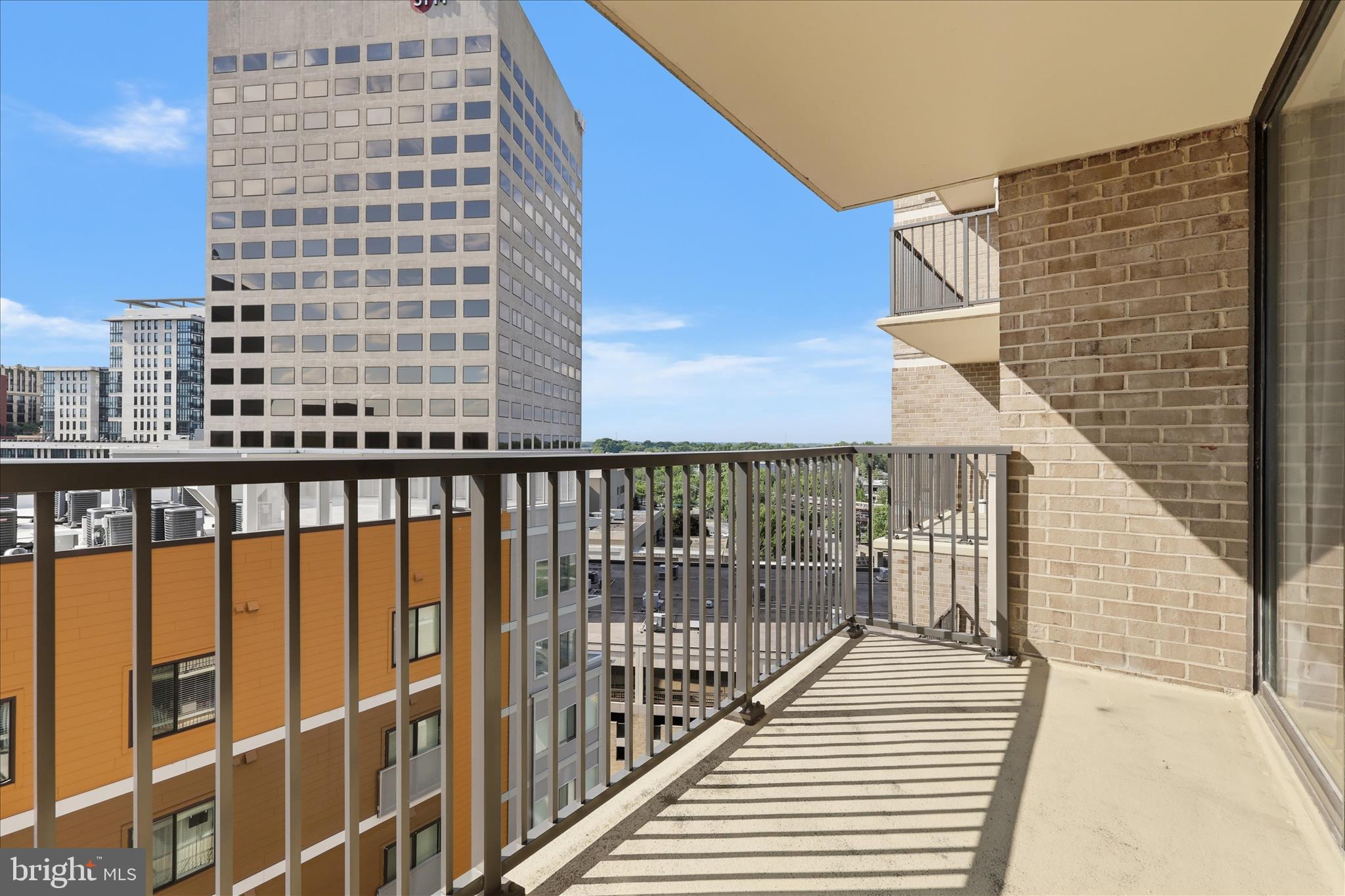 AMERICANA CENTRE - Residential