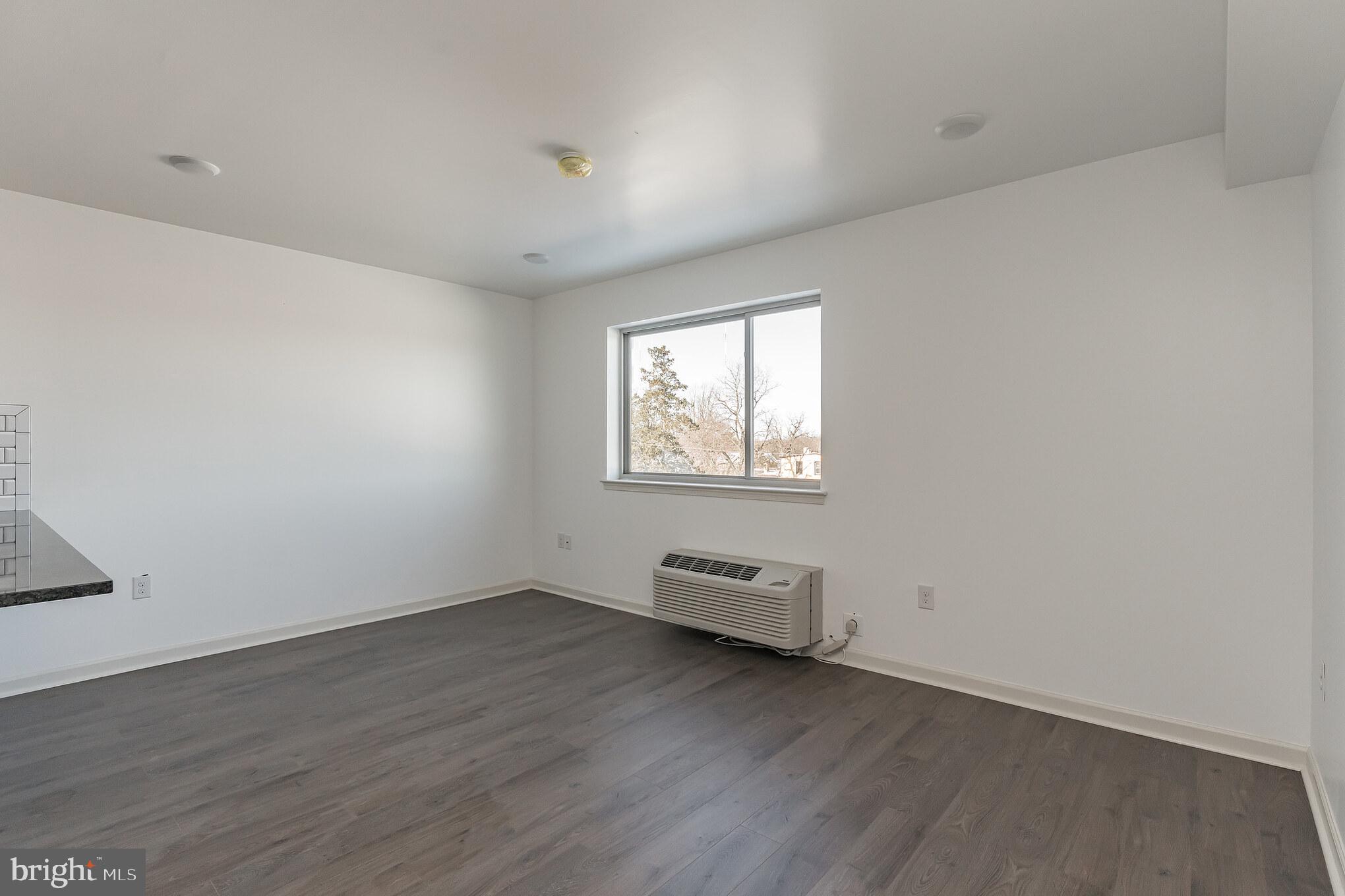 ROXBOROUGH - Residential Lease