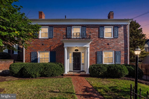 220 AMHERST ST, WINCHESTER, VA 22601 - Image 2cc165dc74e7112bdc7d3d2ce1cf4012/883980105