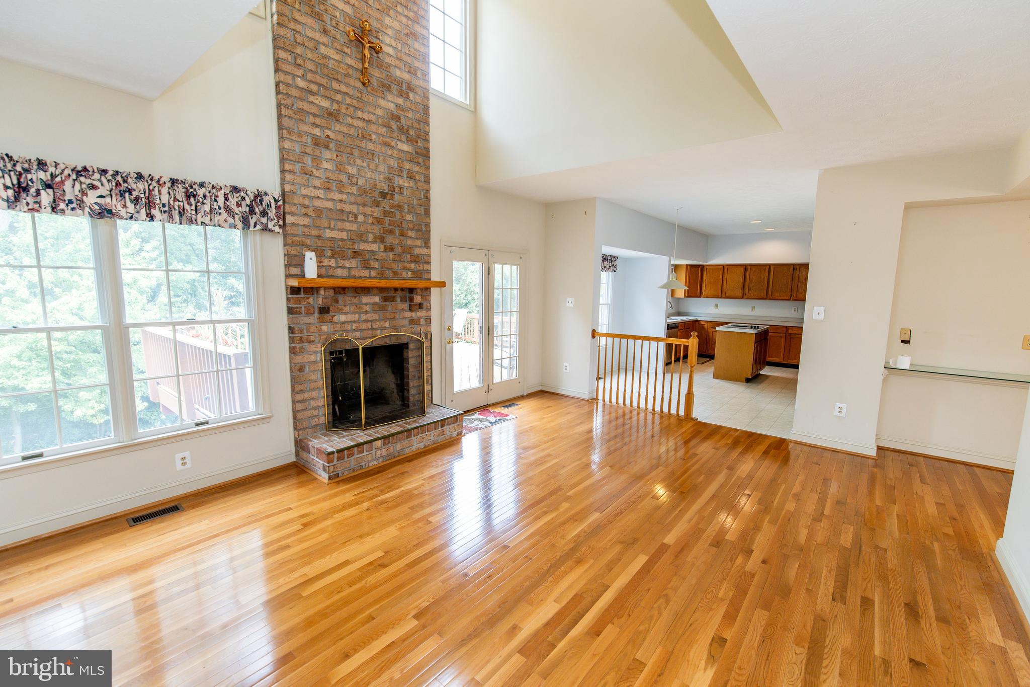 734 THORNWOOD DRIVE