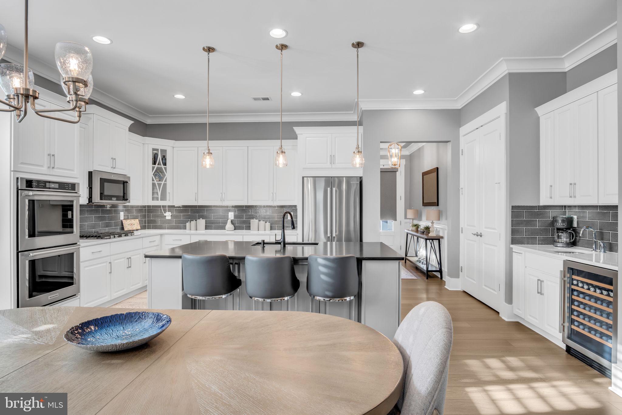 182 RUSTIC WOOD DRIVE