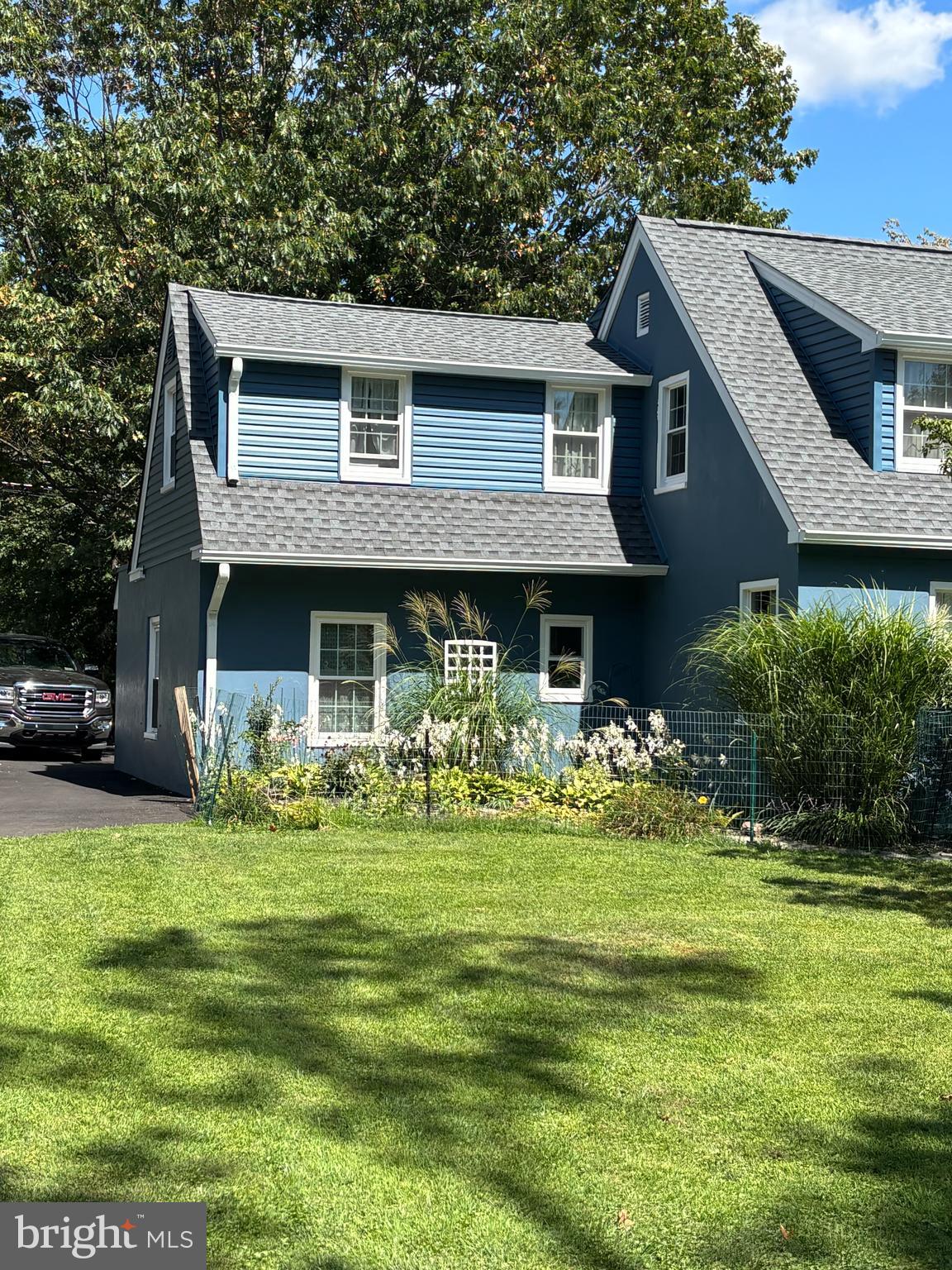23 ADAMS AVENUE