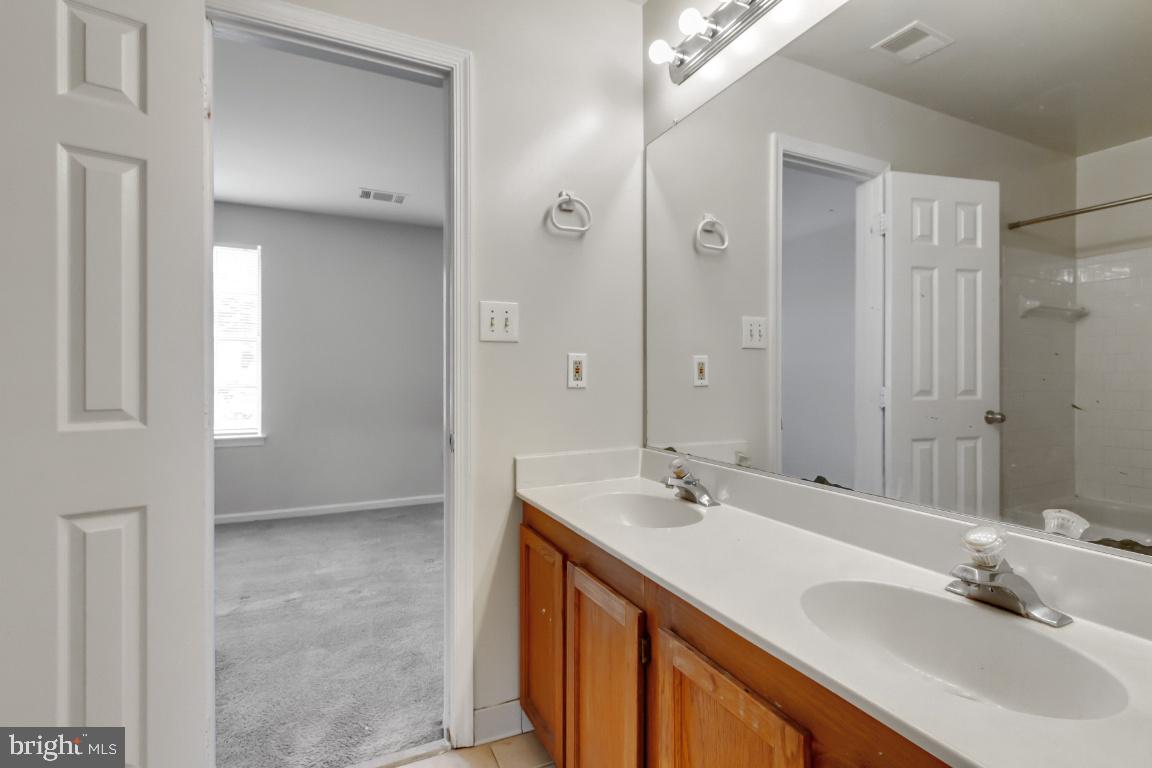 WINSLOW CHASE - Residential