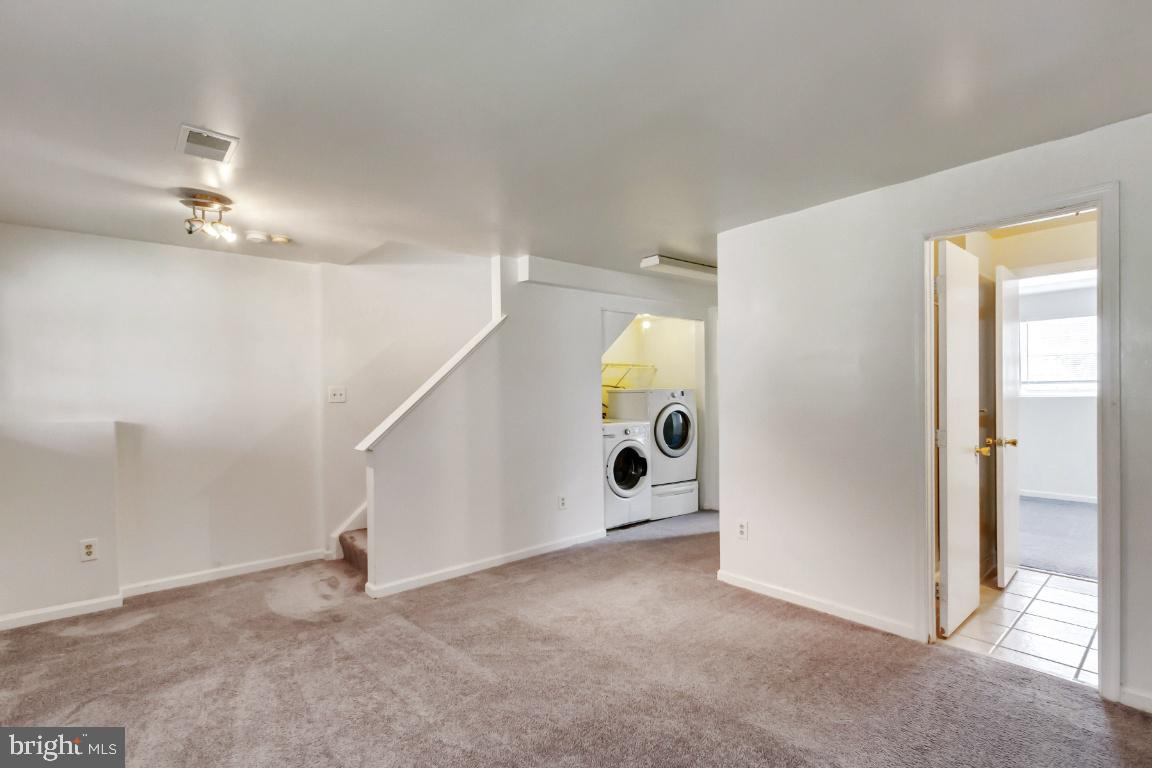 WINSLOW CHASE - Residential