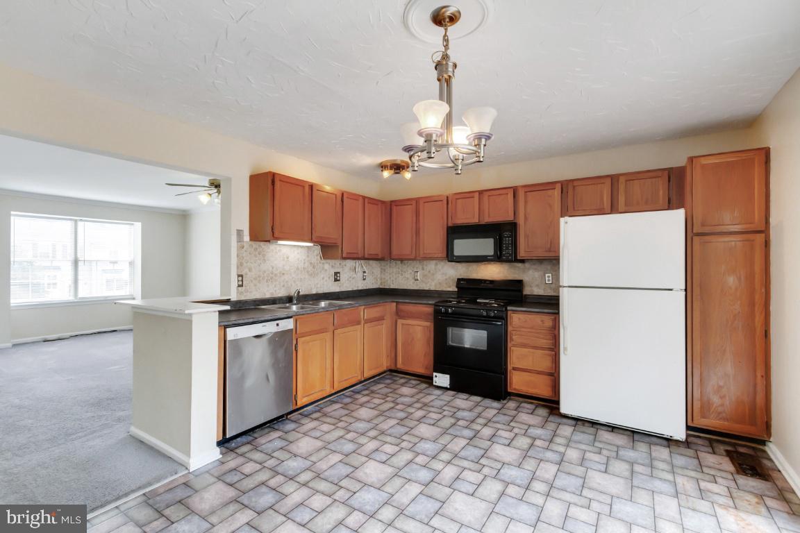 WINSLOW CHASE - Residential