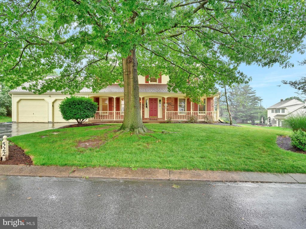 Photo of 522 Westbrooke Drive, ELIZABETHTOWN, PA 17022 (MLS # PALA2071722)