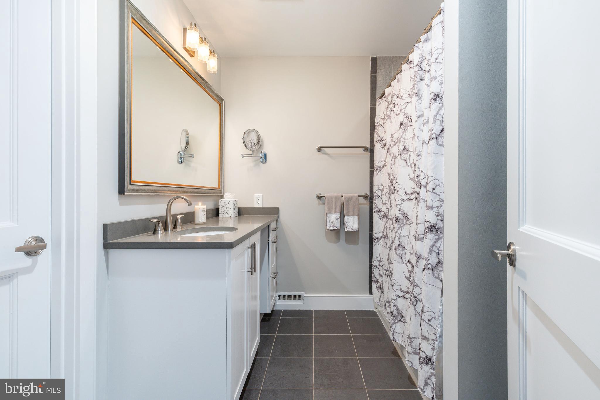 WASHINGTON SQ WEST - Residential