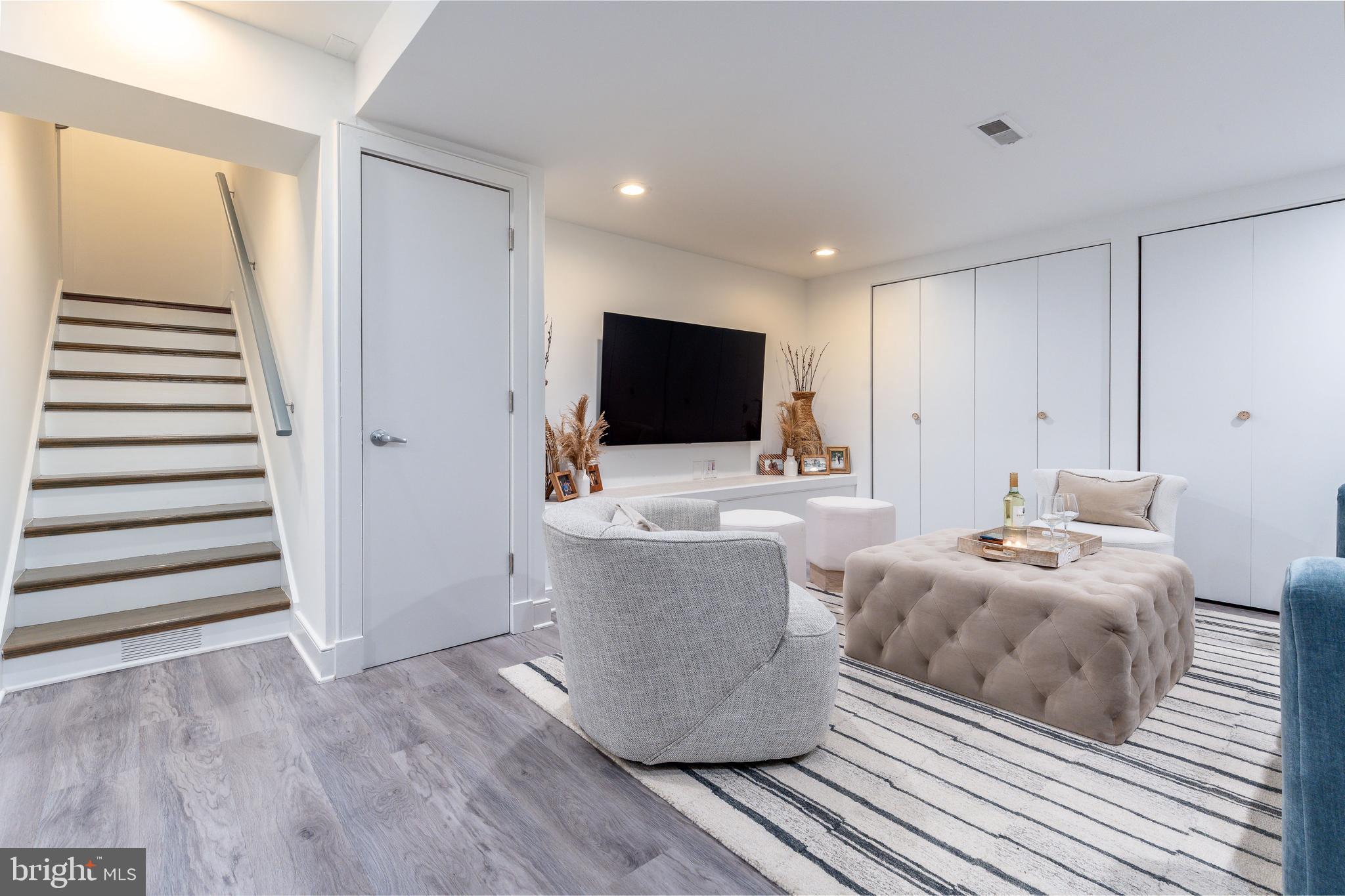 WASHINGTON SQ WEST - Residential