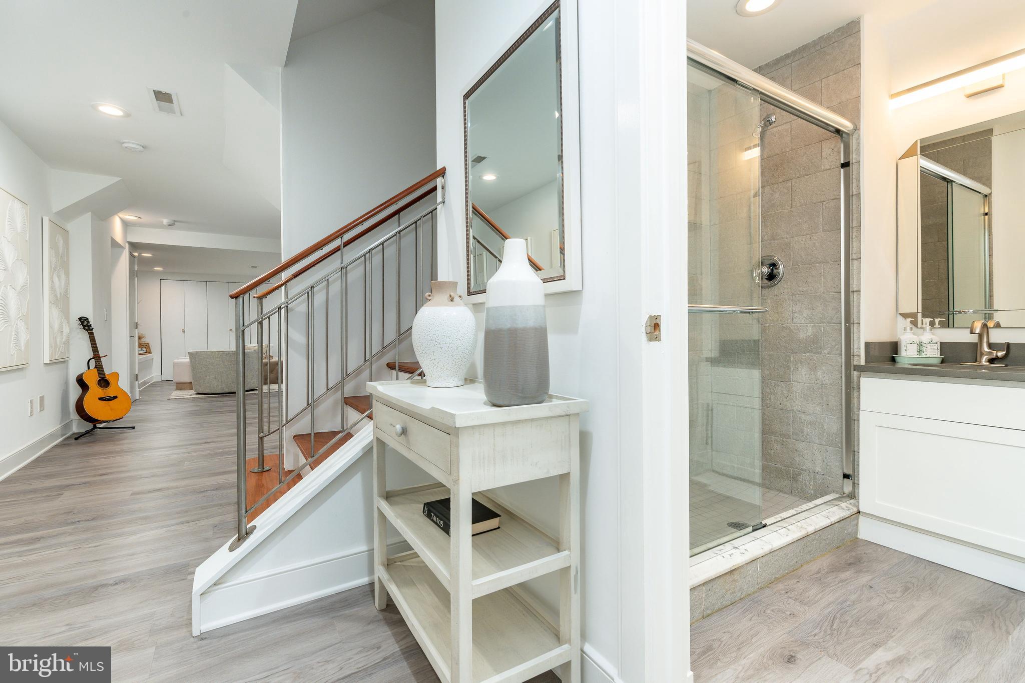 WASHINGTON SQ WEST - Residential