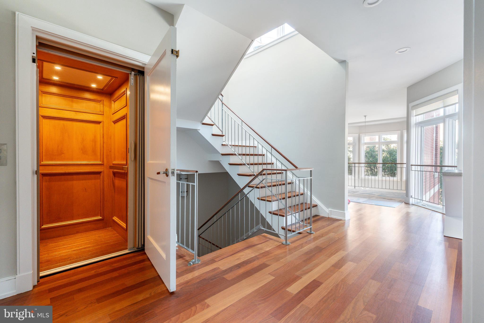 WASHINGTON SQ WEST - Residential