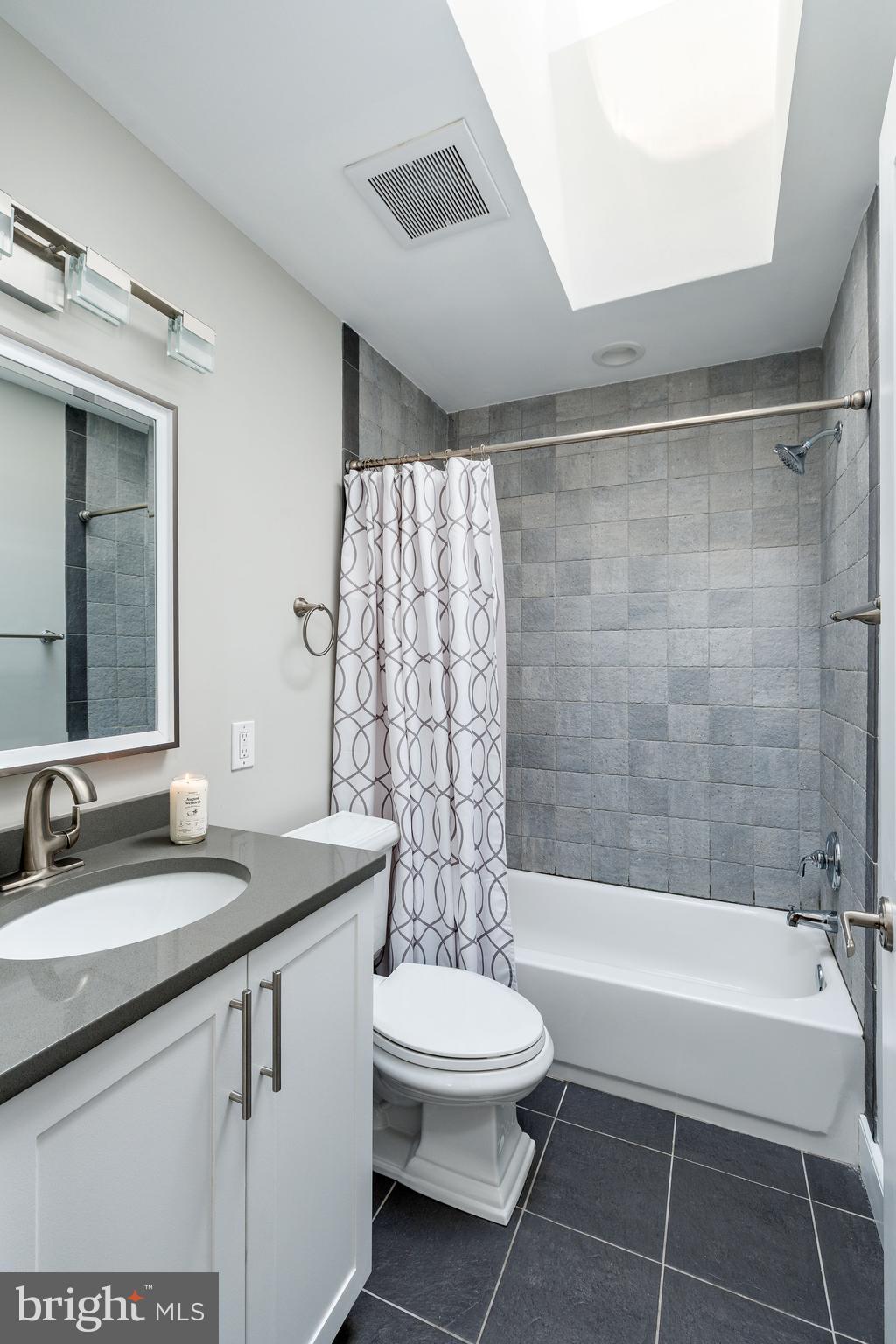 WASHINGTON SQ WEST - Residential