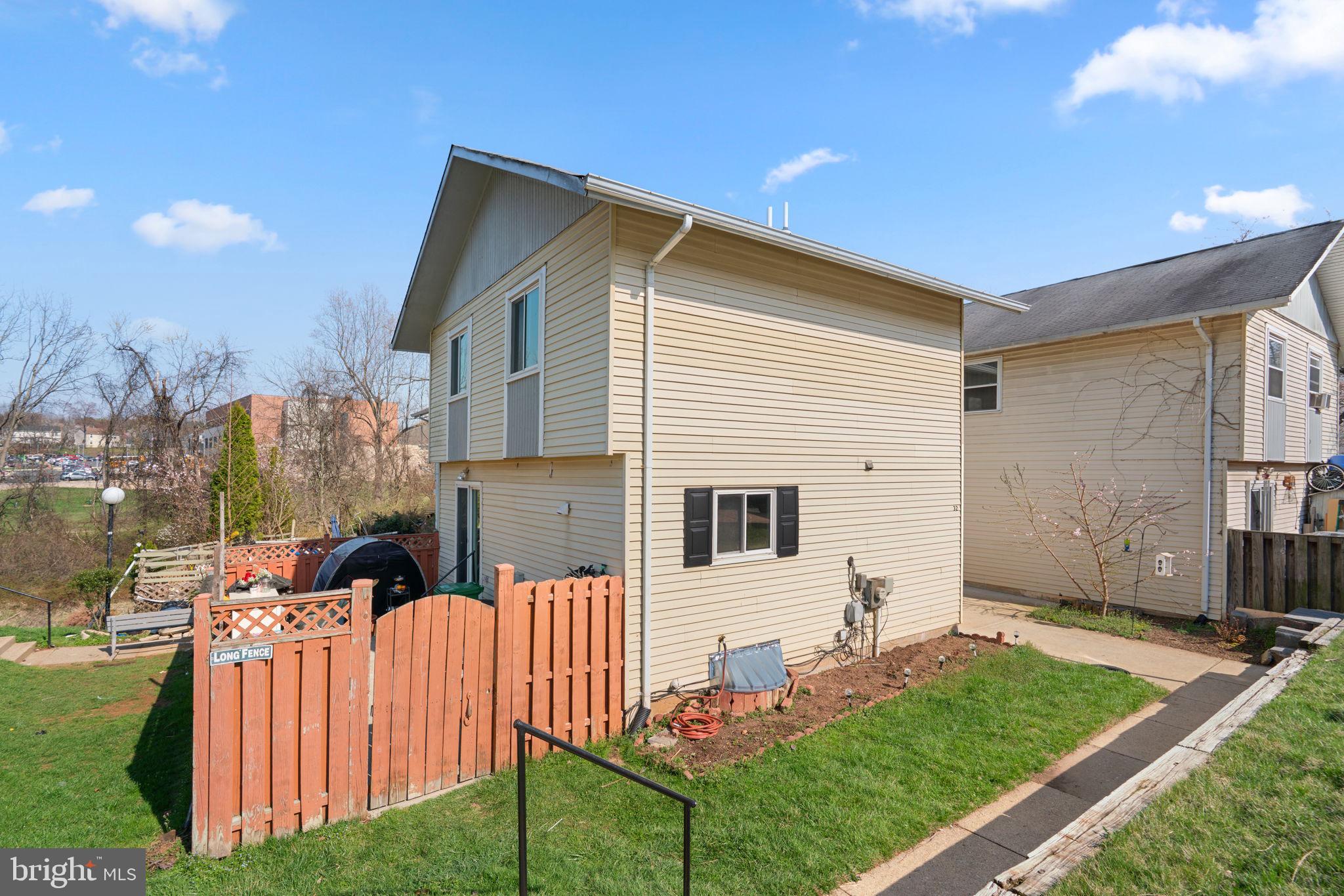 32 ANNA COURT 281