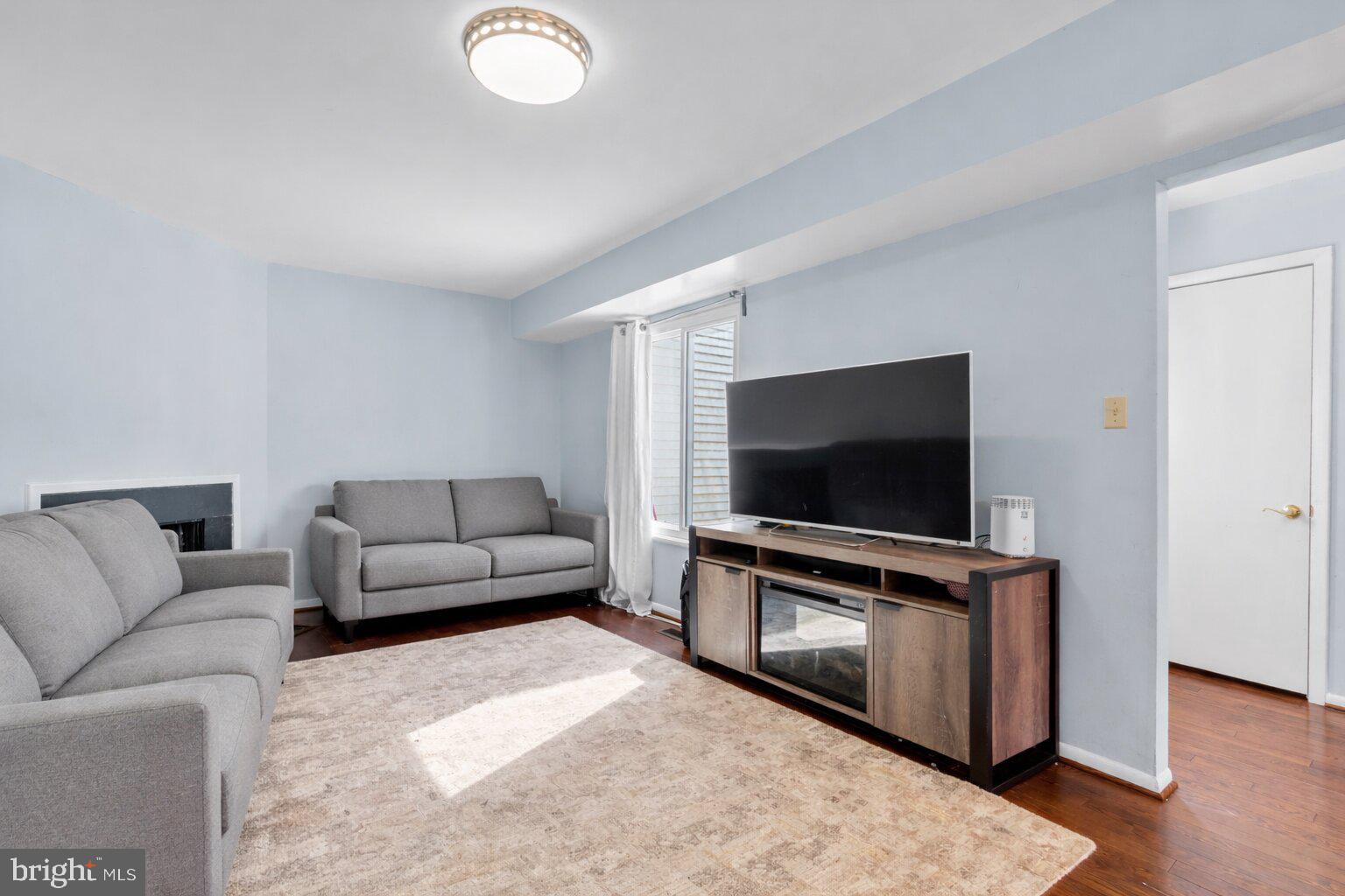 32 ANNA COURT 281