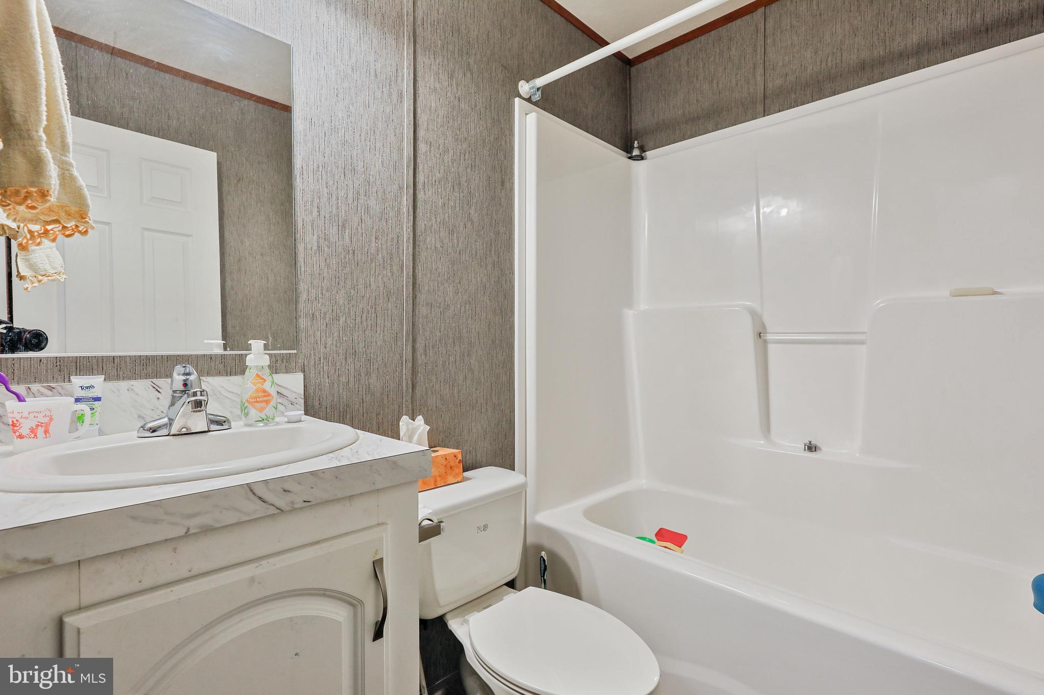 ARUNDEL MOBILE VILLAGE - Residential