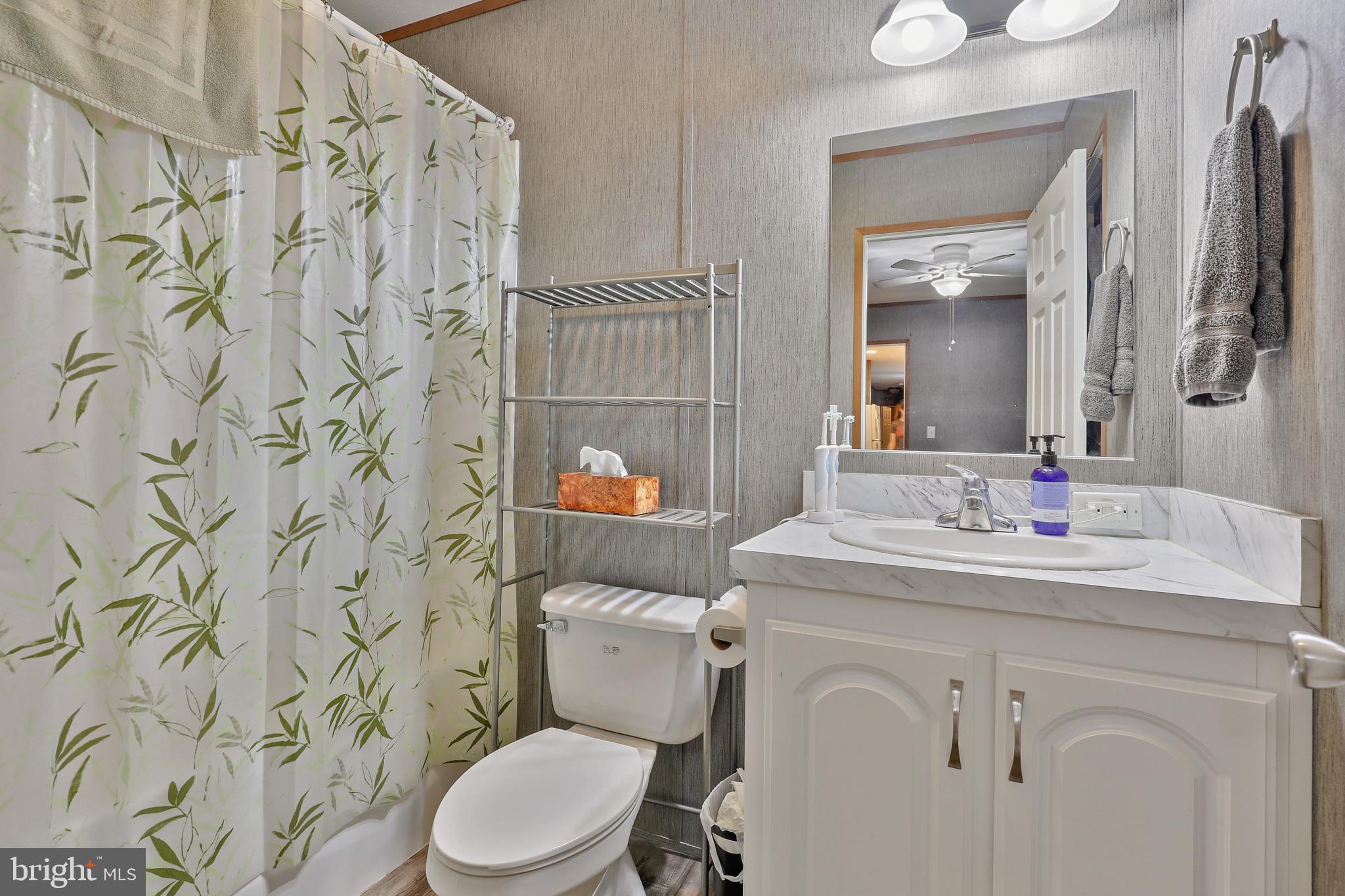 ARUNDEL MOBILE VILLAGE - Residential