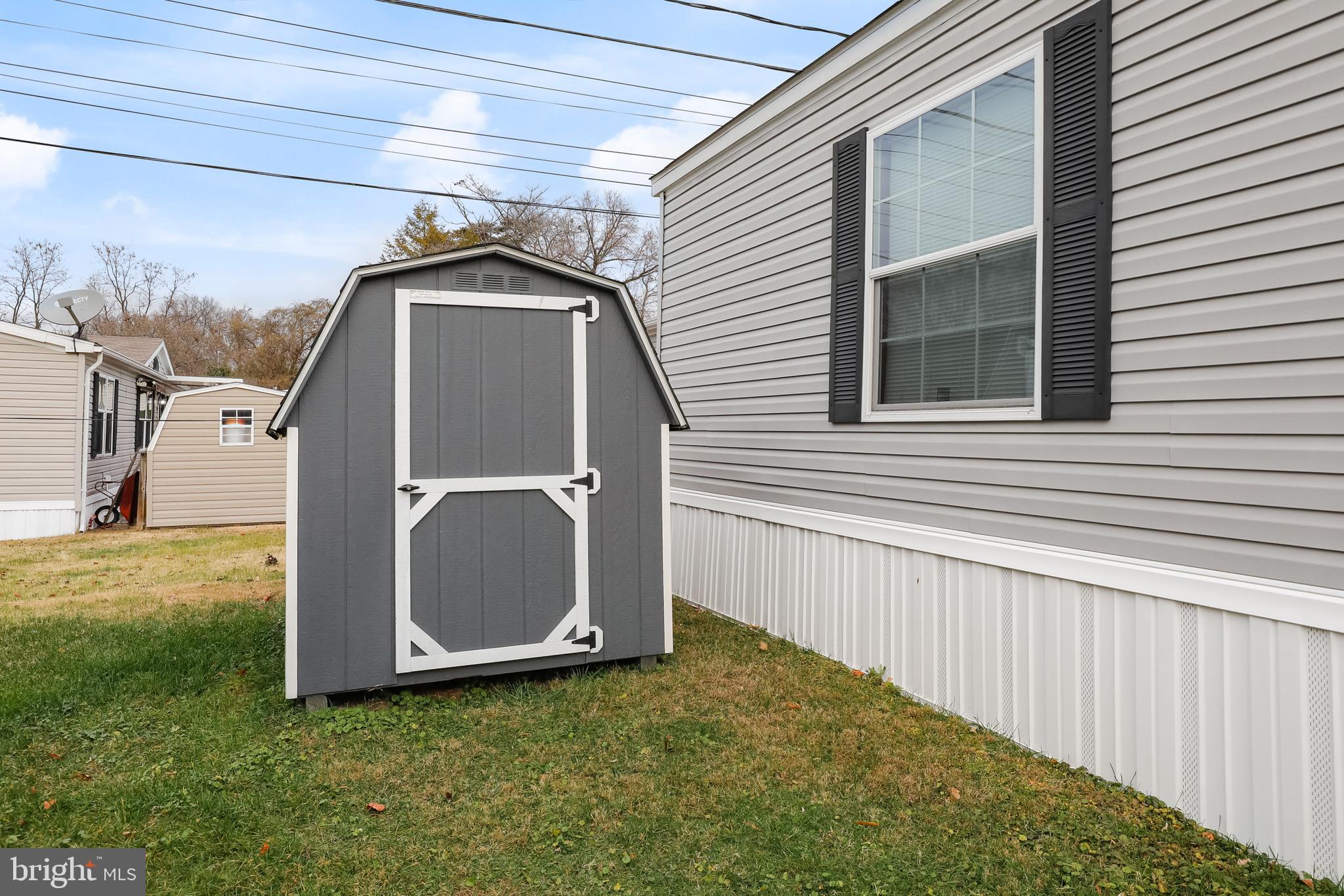 ARUNDEL MOBILE VILLAGE - Residential