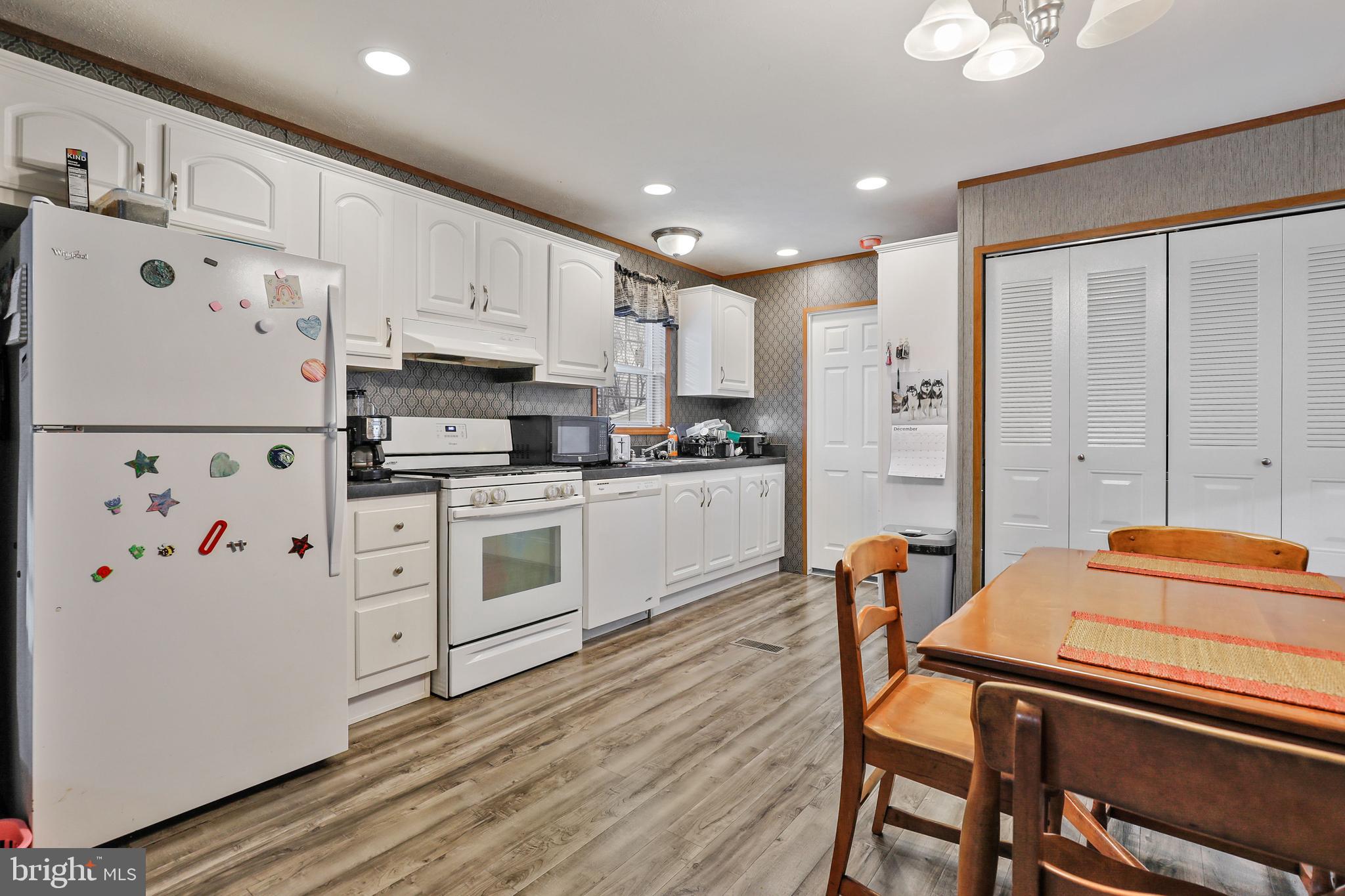 ARUNDEL MOBILE VILLAGE - Residential