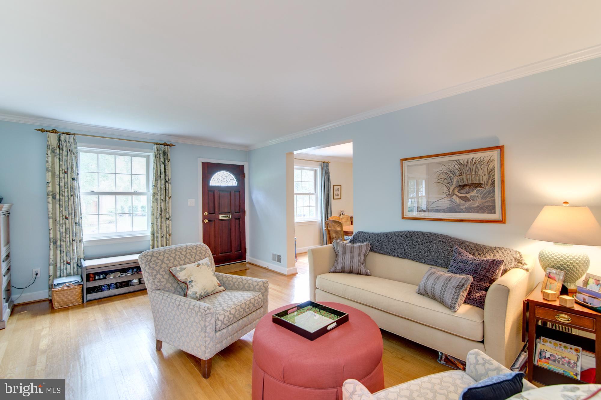 COUNTRY CLUB MANOR - Residential Lease