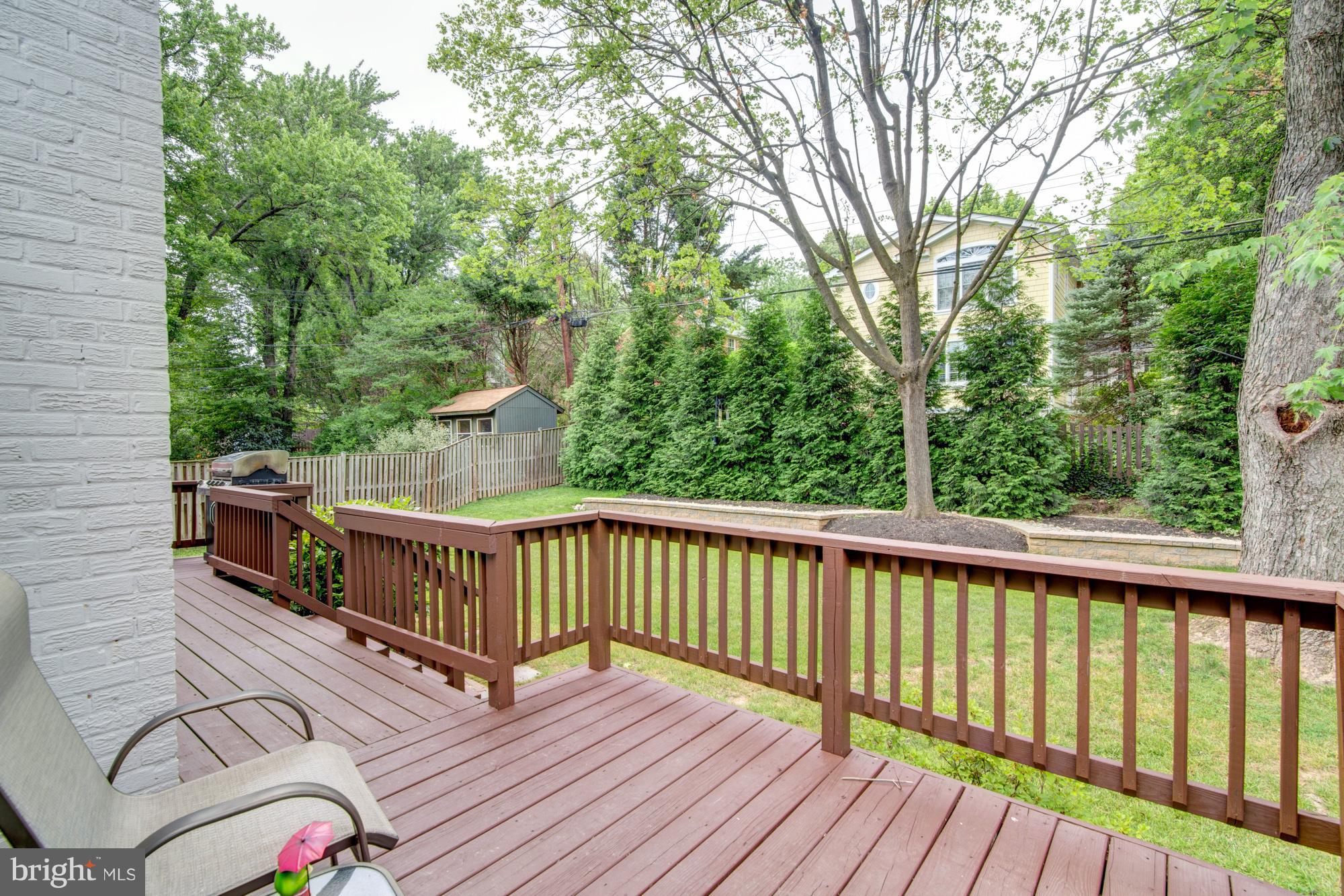 COUNTRY CLUB MANOR - Residential Lease