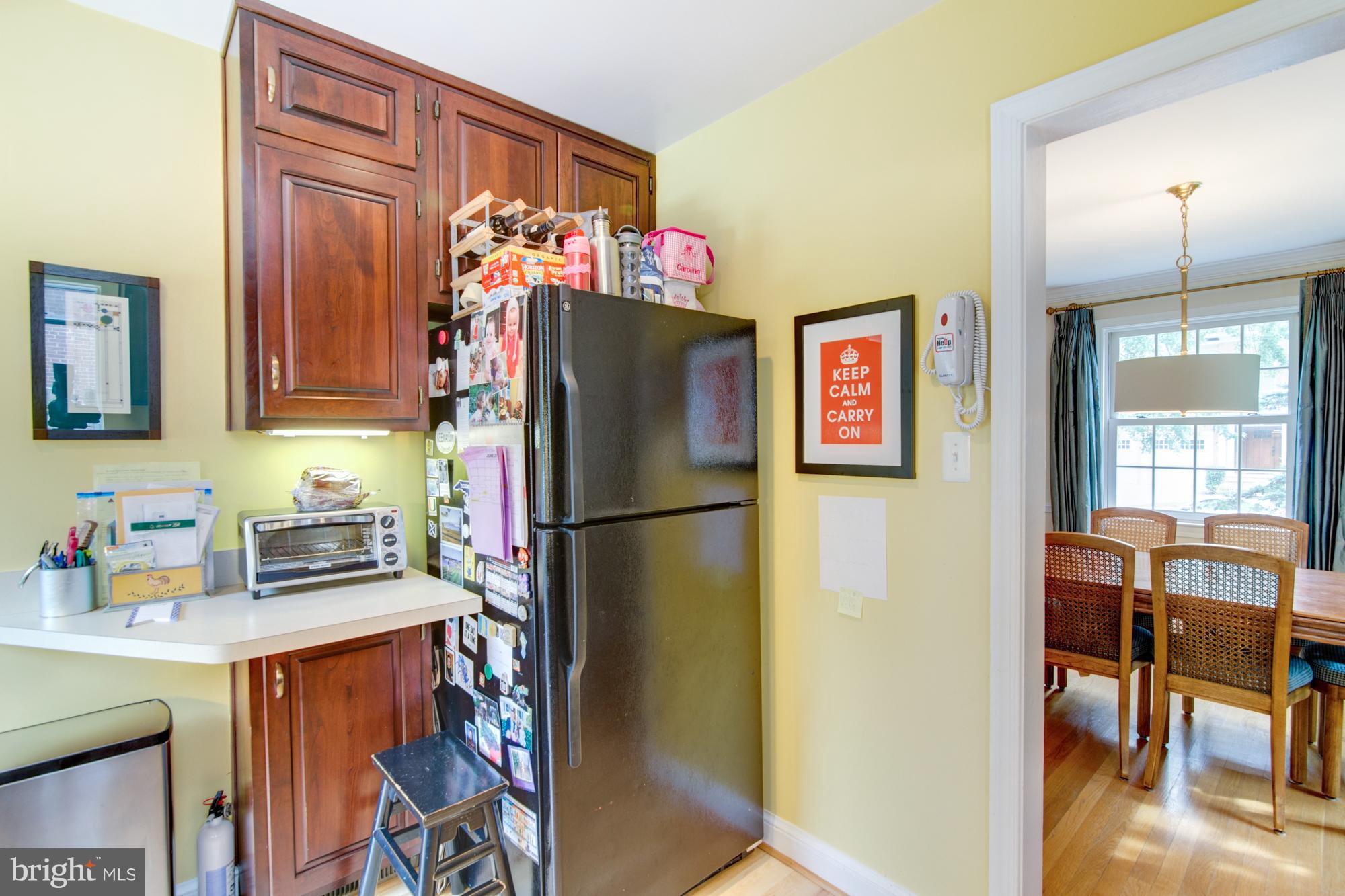 COUNTRY CLUB MANOR - Residential Lease