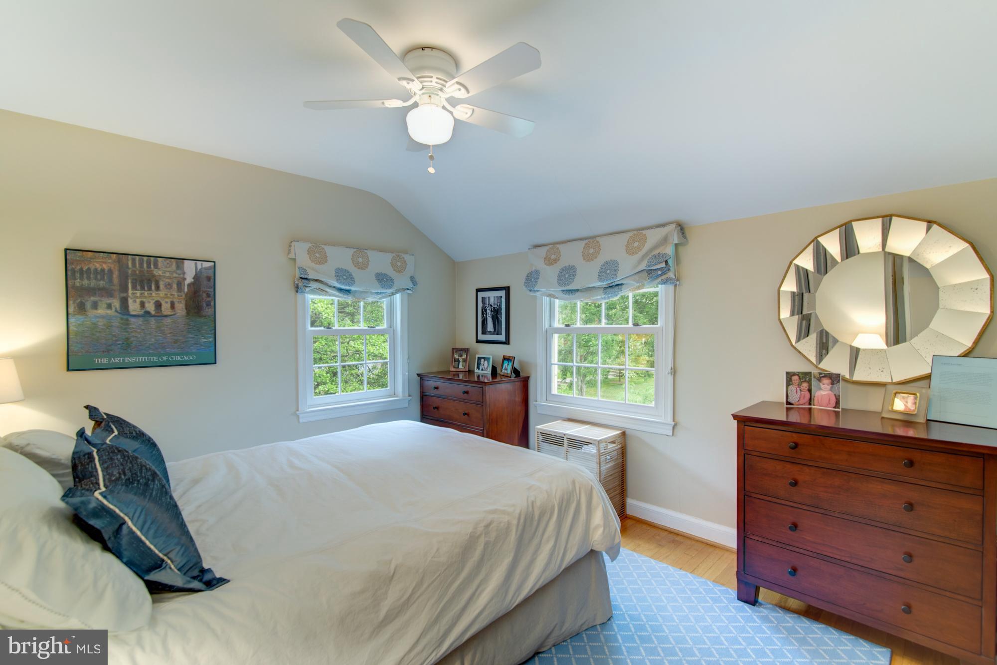 COUNTRY CLUB MANOR - Residential Lease