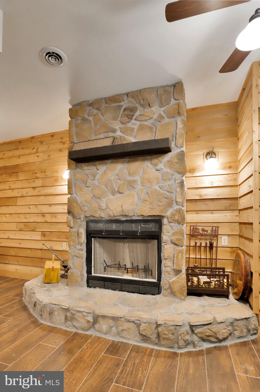 COOLFONT MOUNTAINSIDE - Residential