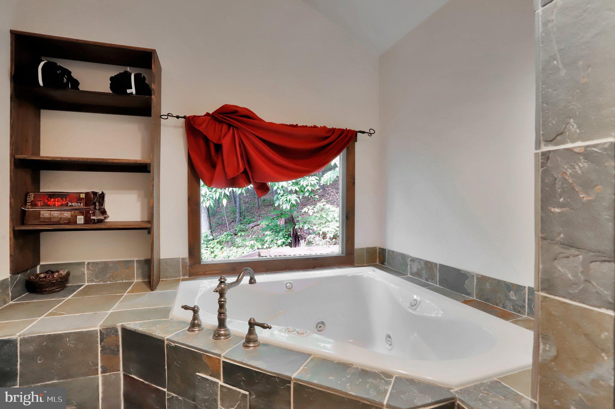 COOLFONT MOUNTAINSIDE - Residential