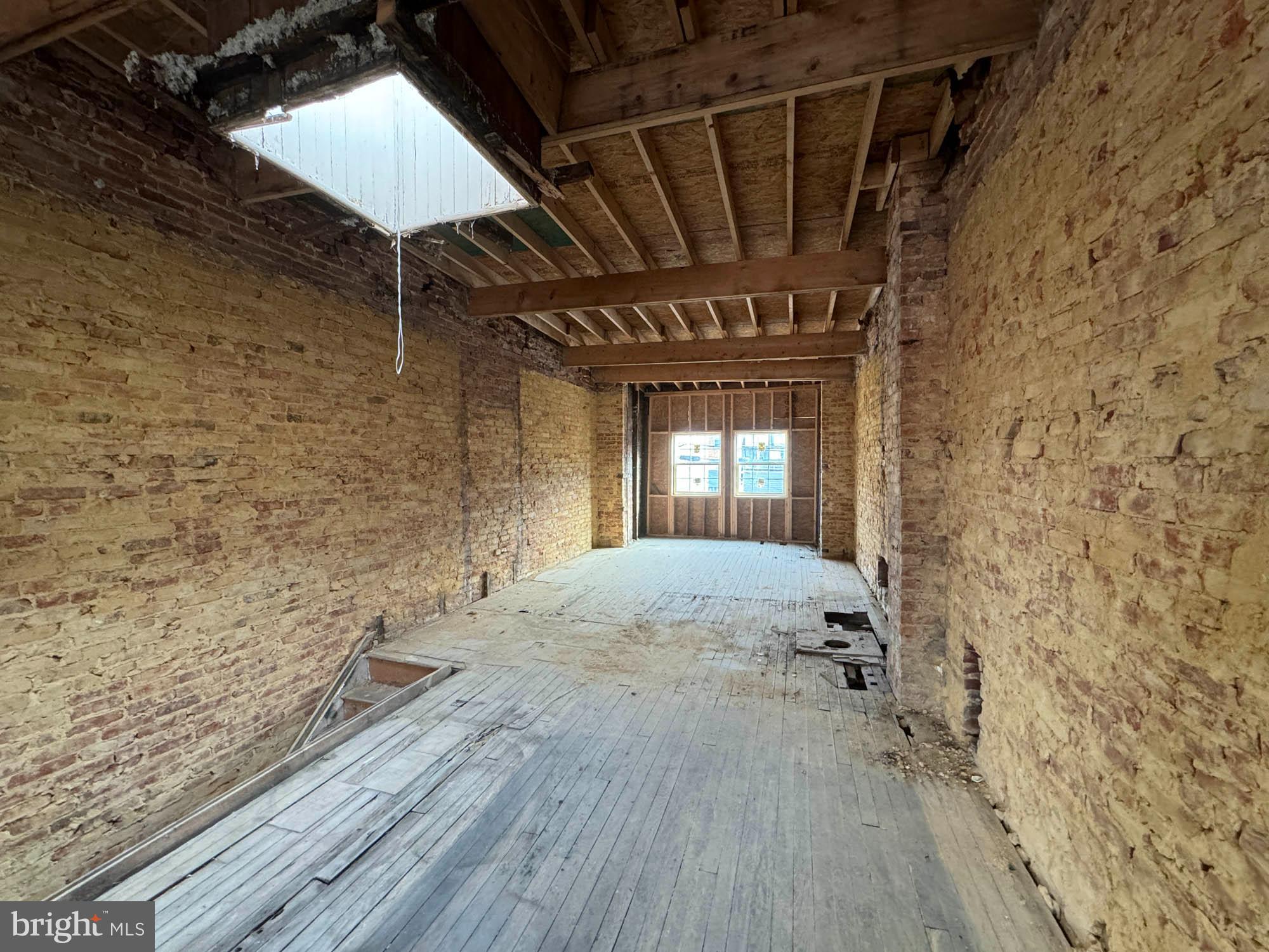 MADISON EASTEND - Residential