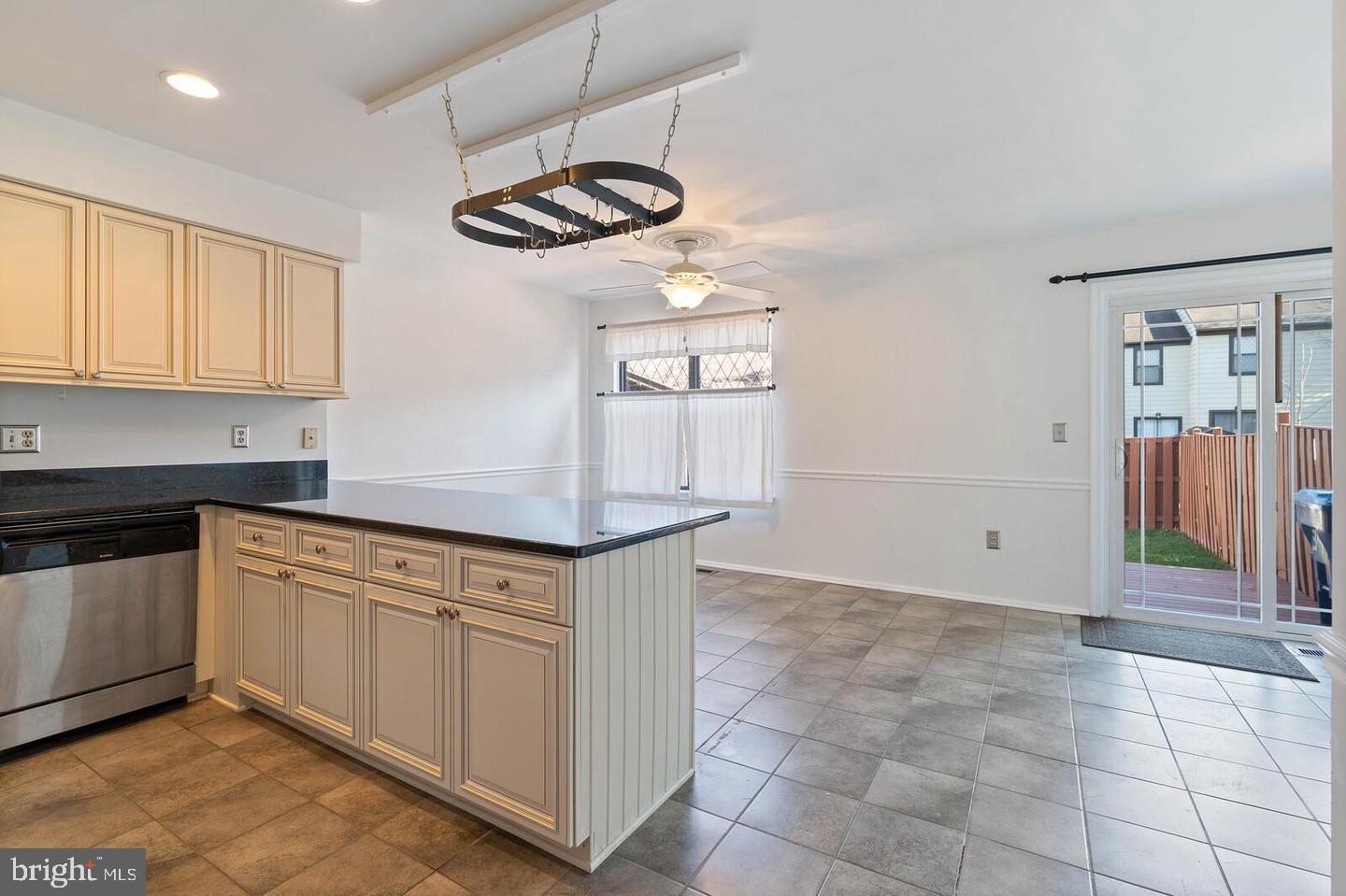 COUNTRYSIDE - Residential Lease