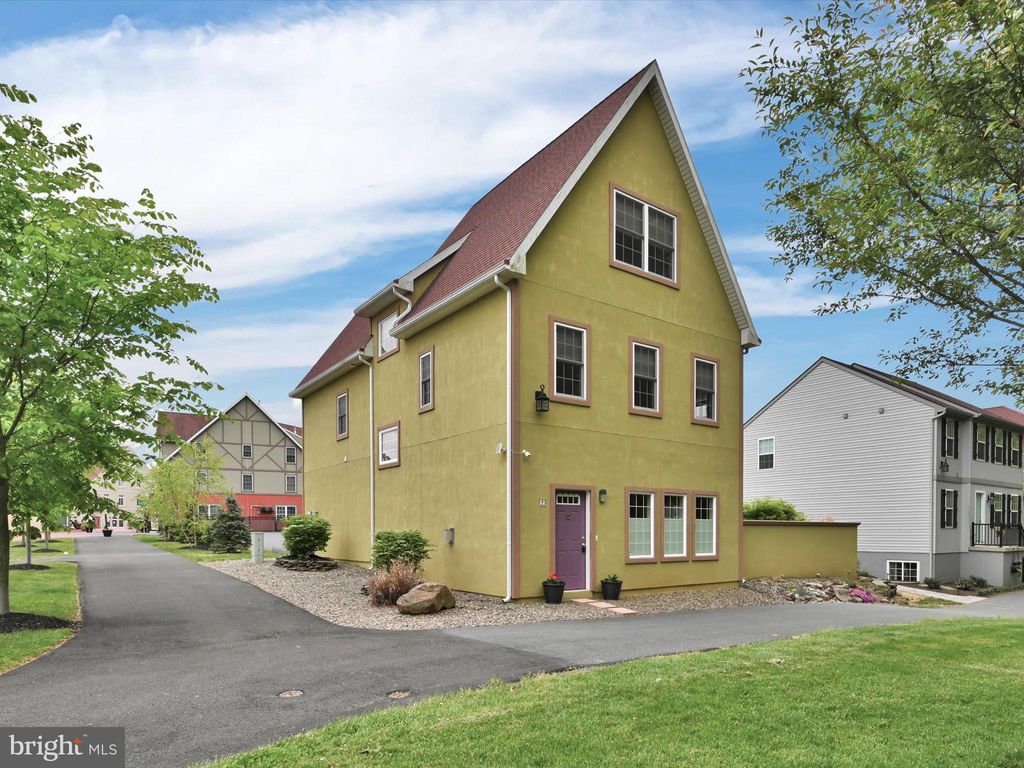 Photo of 2 BISSENDEN WAY, REINHOLDS, PA 17569 (MLS # PALA2034754)