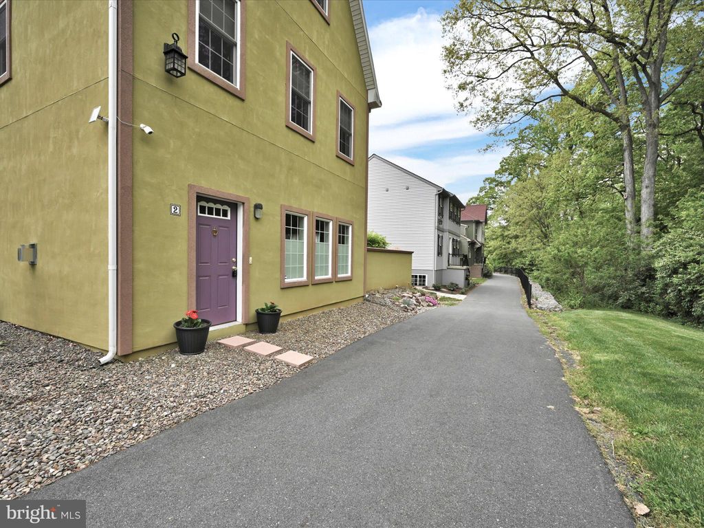 Photo of 2 BISSENDEN WAY, REINHOLDS, PA 17569 (MLS # PALA2034754)