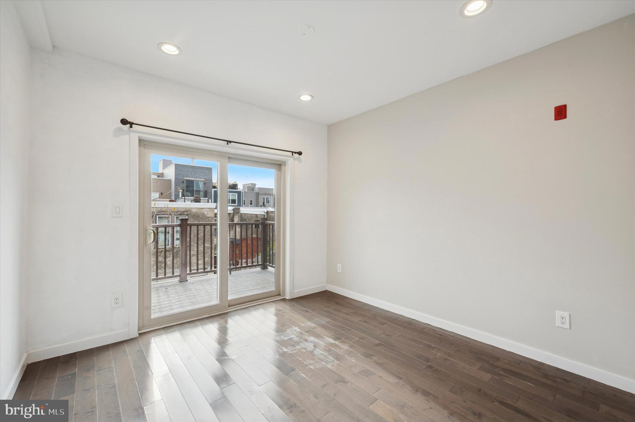 POINT BREEZE - Residential