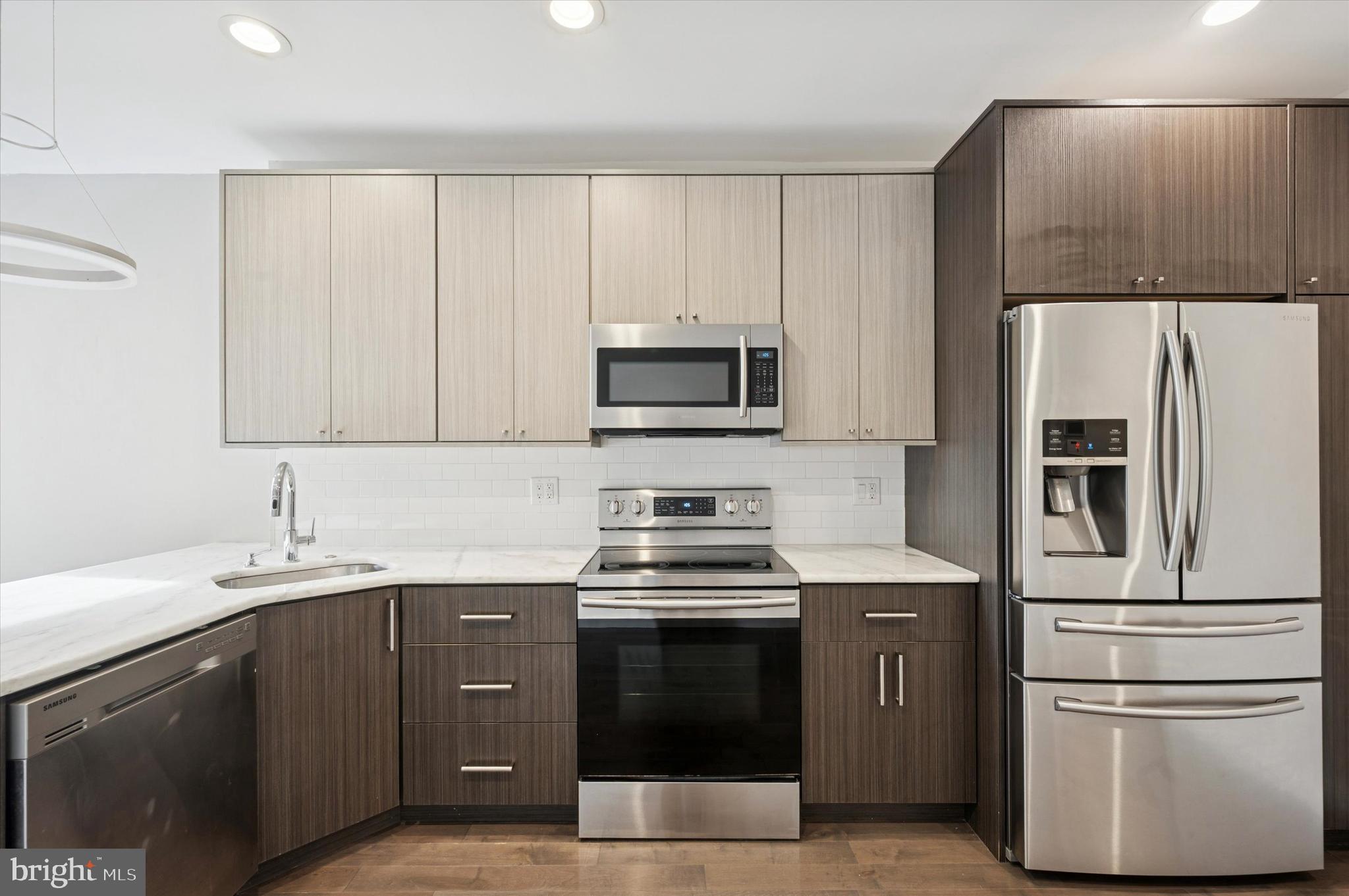 POINT BREEZE - Residential