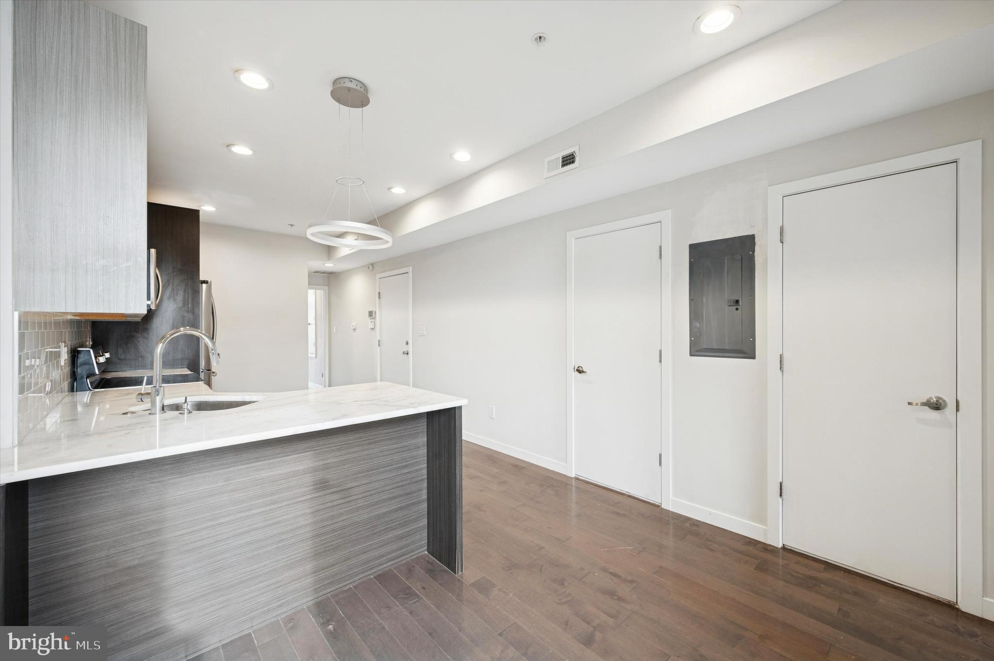 POINT BREEZE - Residential