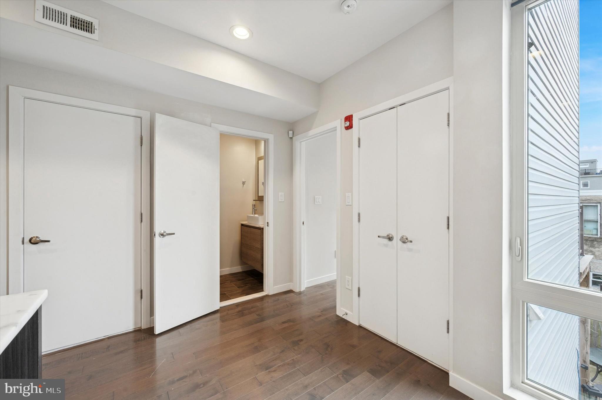 POINT BREEZE - Residential