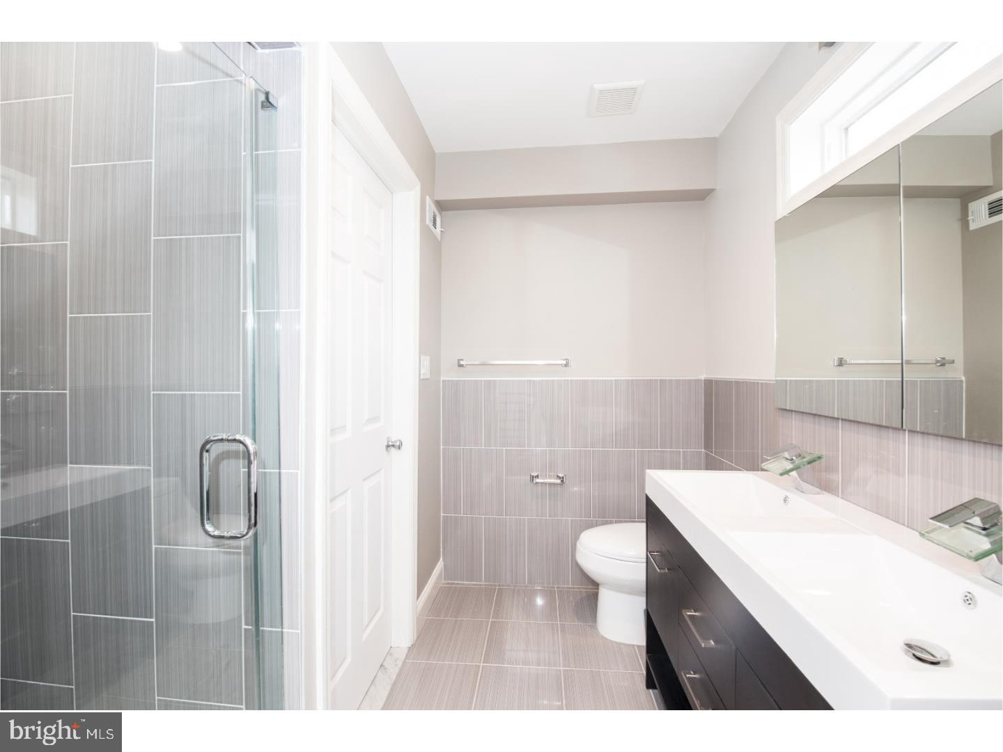 QUEEN VILLAGE - Residential Lease