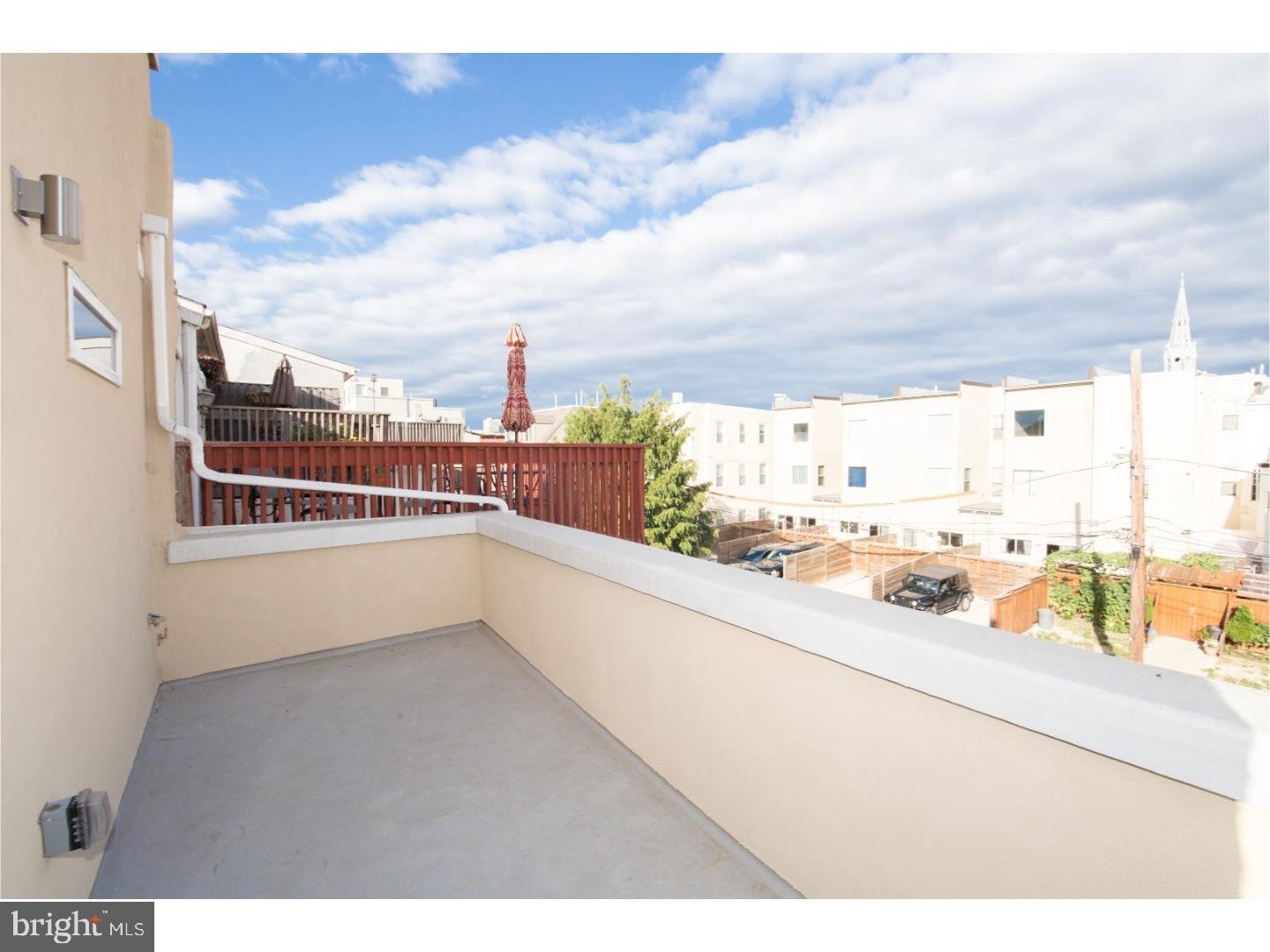 QUEEN VILLAGE - Residential Lease