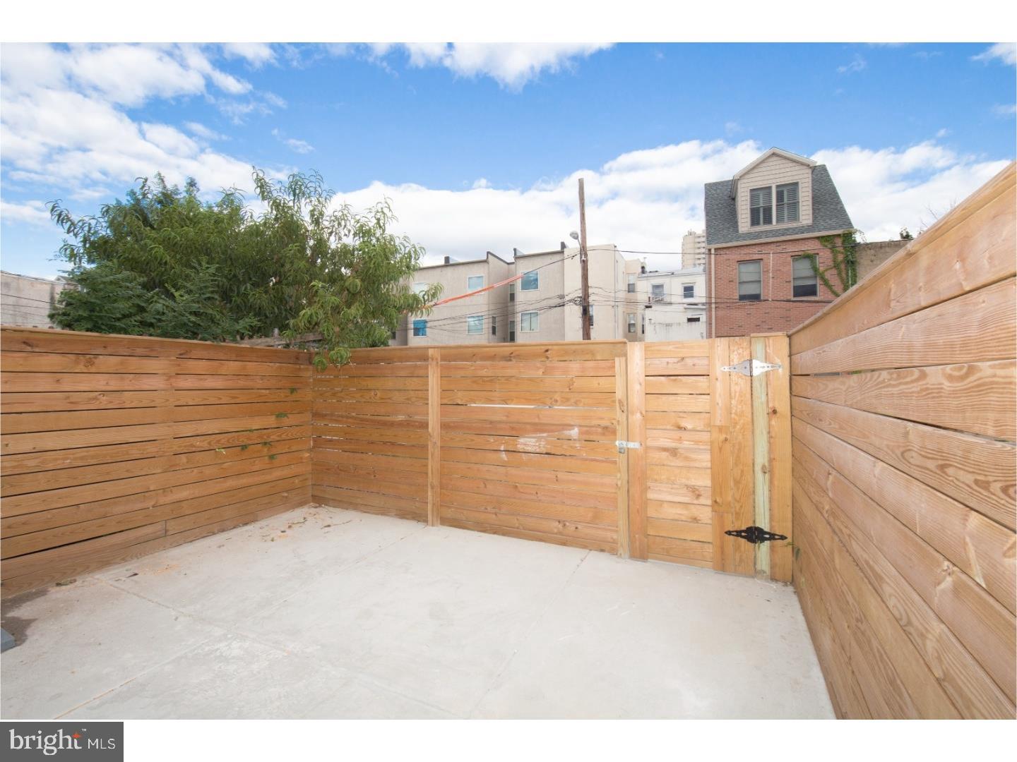 QUEEN VILLAGE - Residential Lease