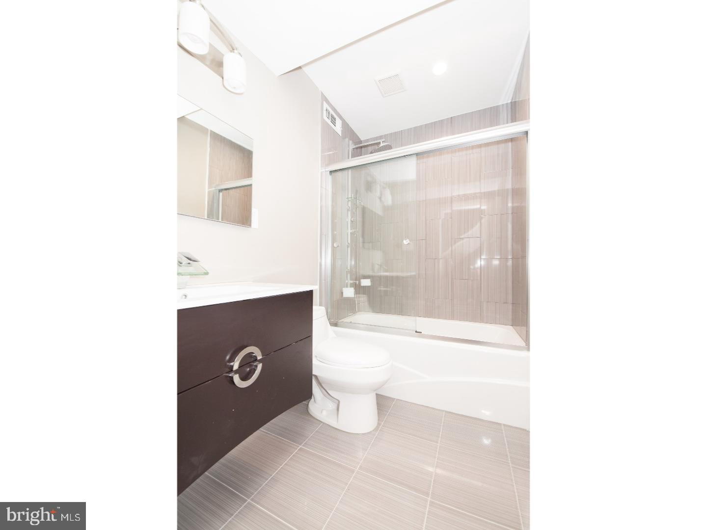 QUEEN VILLAGE - Residential Lease