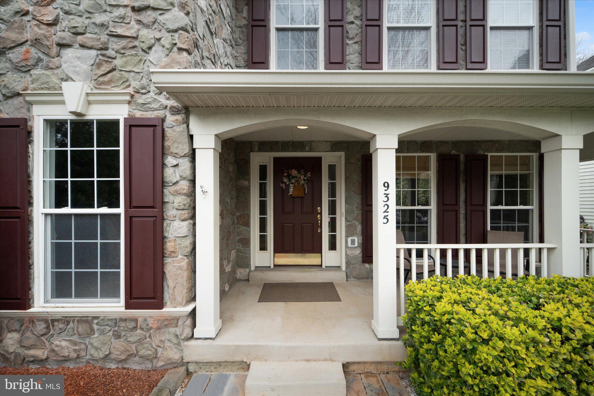 9325 RUSTIC BREEZE COURT